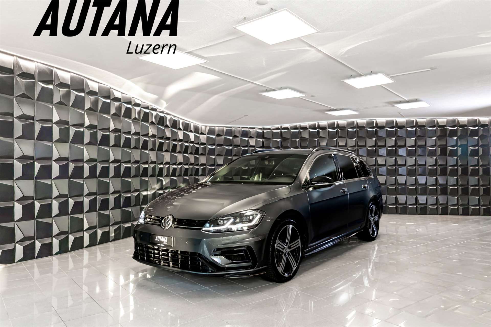 VW Golf Variant 2.0 TSI R 4Motion DSG-image-0