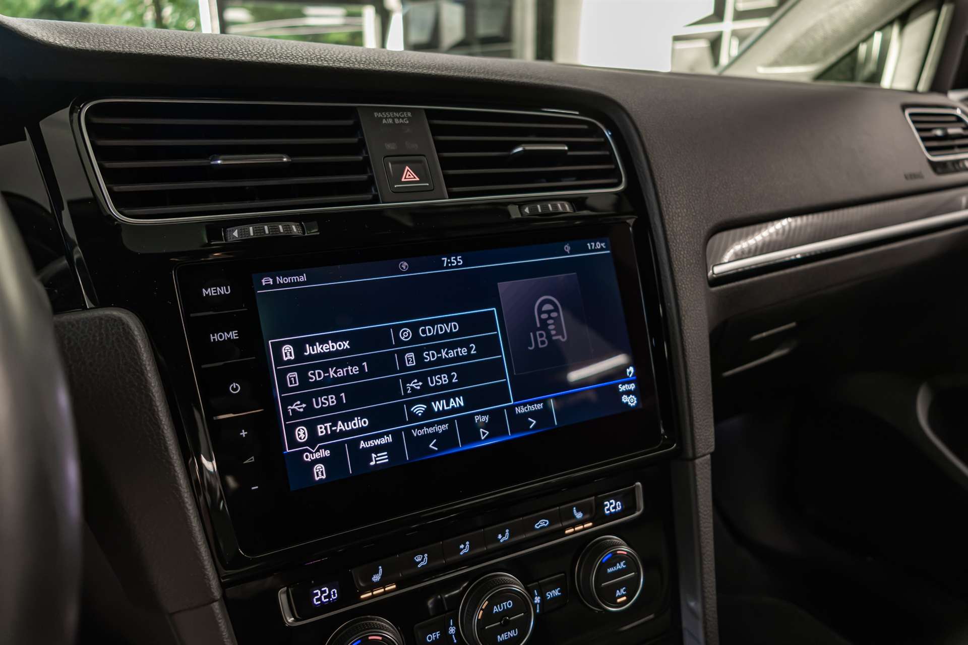 VW Golf Variant 2.0 TSI R 4Motion DSG-image-15