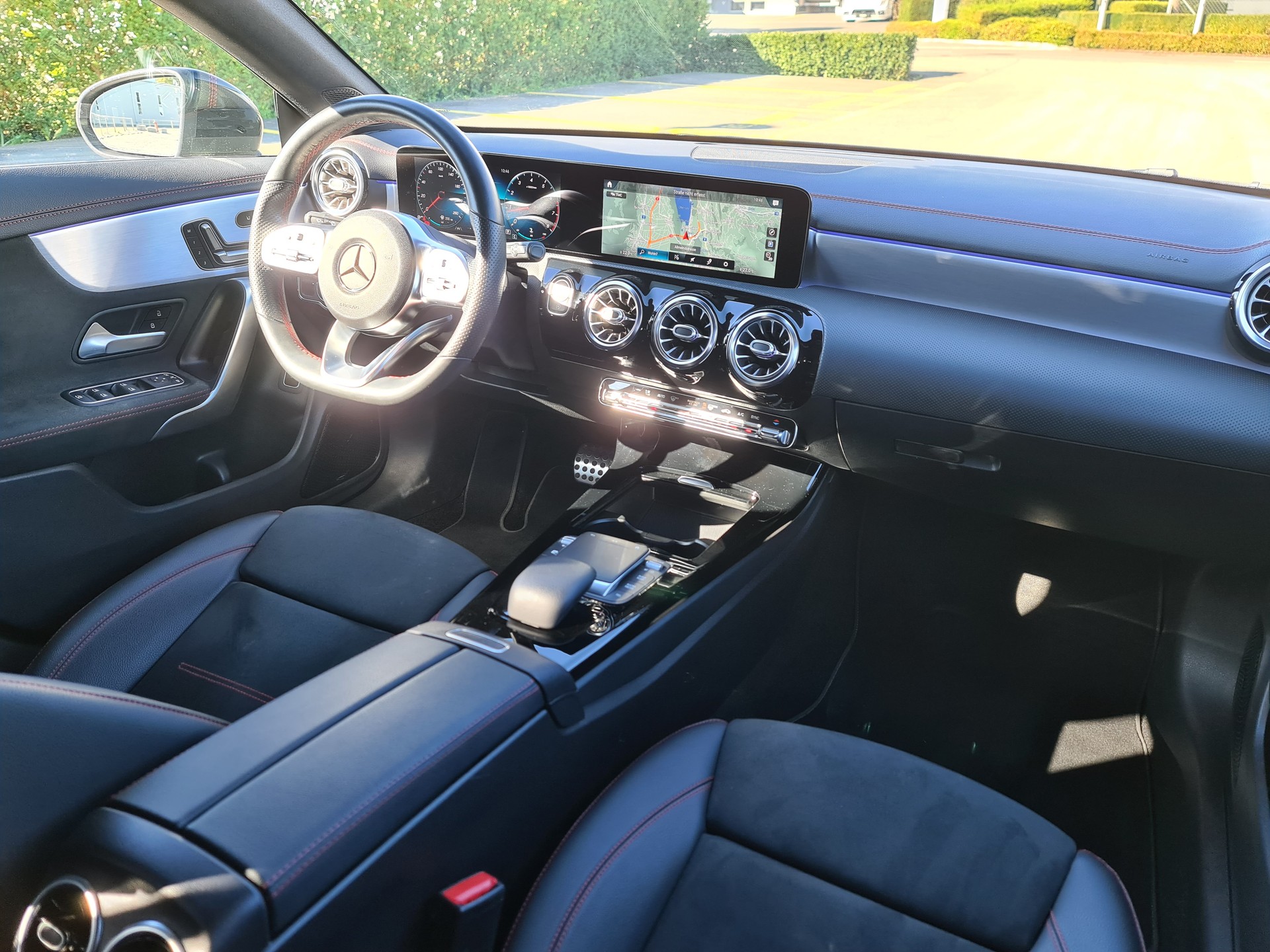 MERCEDES-BENZ CLA Shooting Brake 200 AMG Line 7G-DCT-image-6