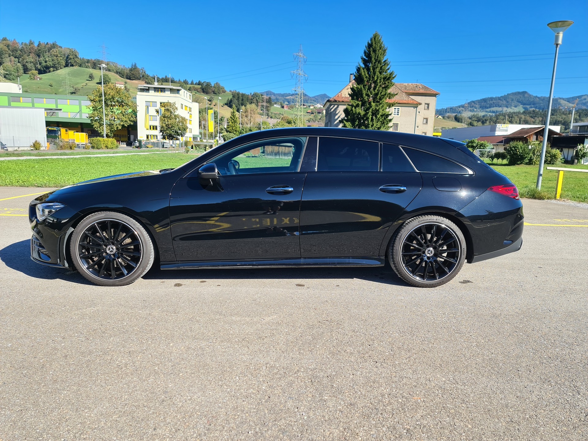 MERCEDES-BENZ CLA Shooting Brake 200 AMG Line 7G-DCT-image-4