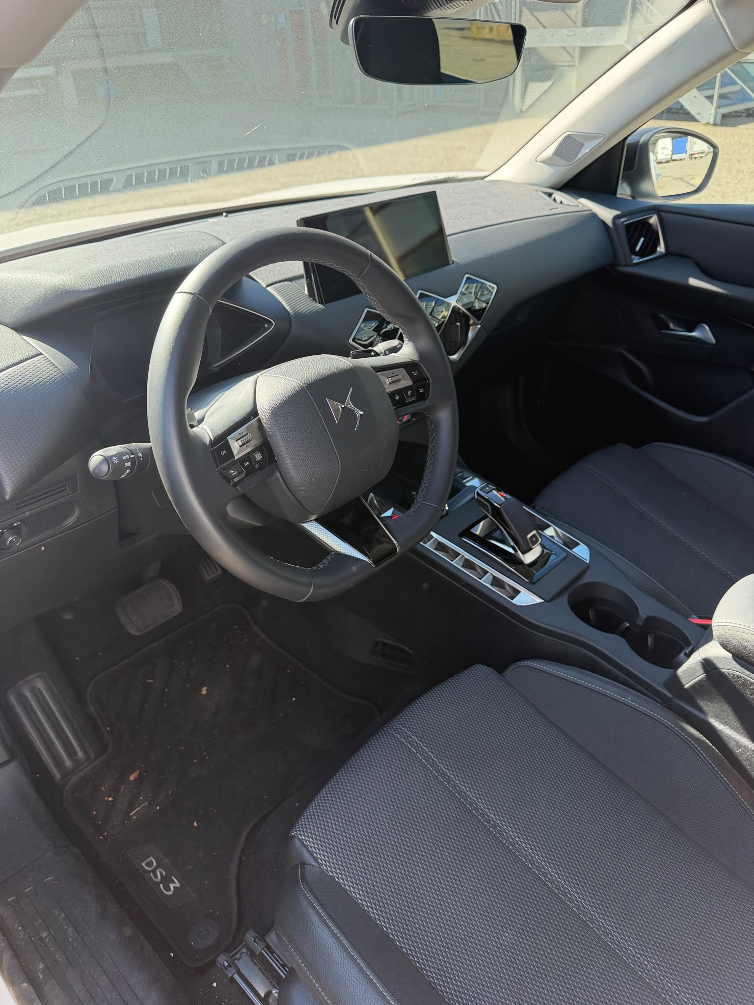 DS AUTOMOBILES DS 3 1.2 MHEV Pallas-image-8