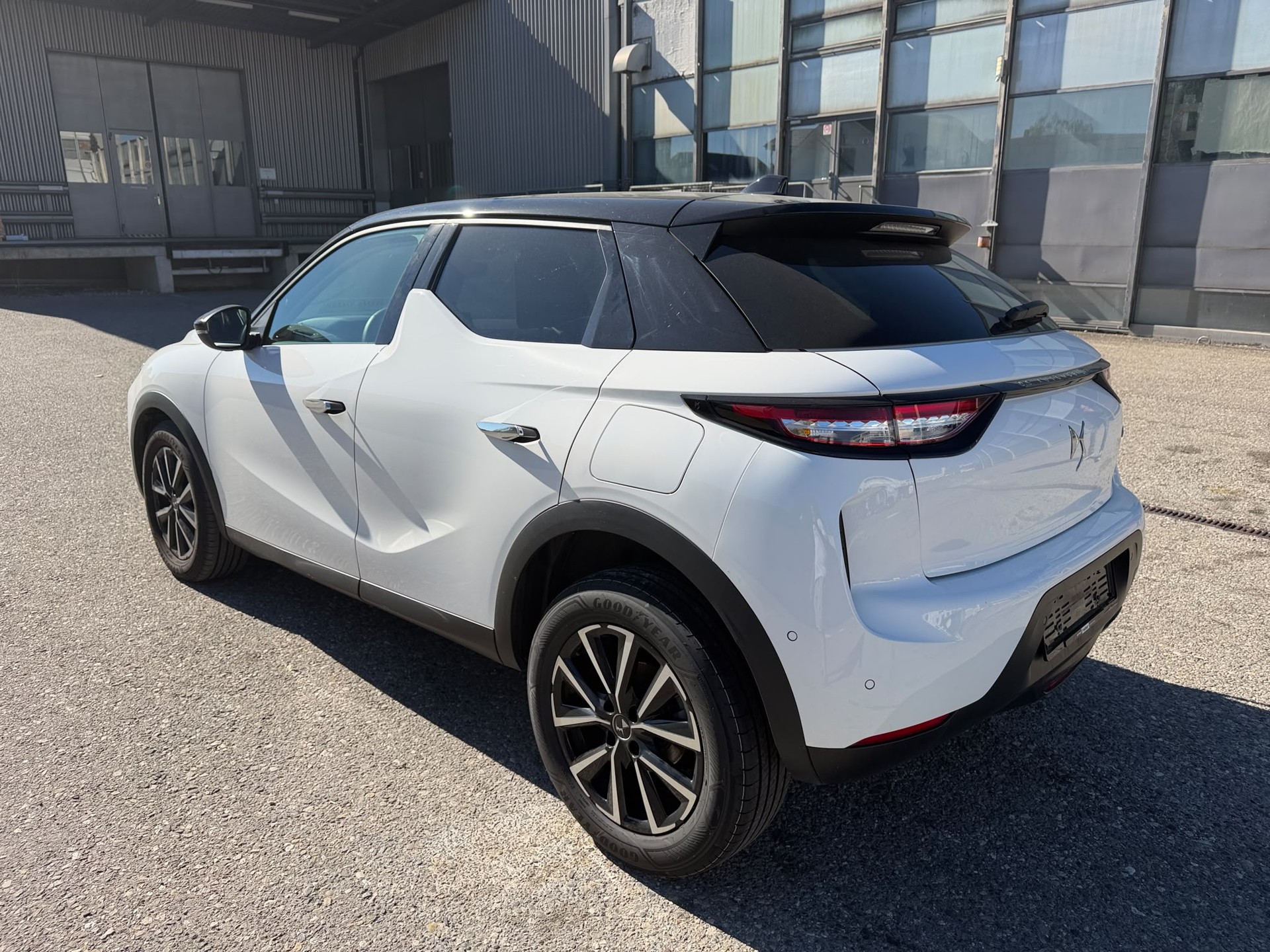 DS AUTOMOBILES DS 3 1.2 MHEV Pallas-image-4
