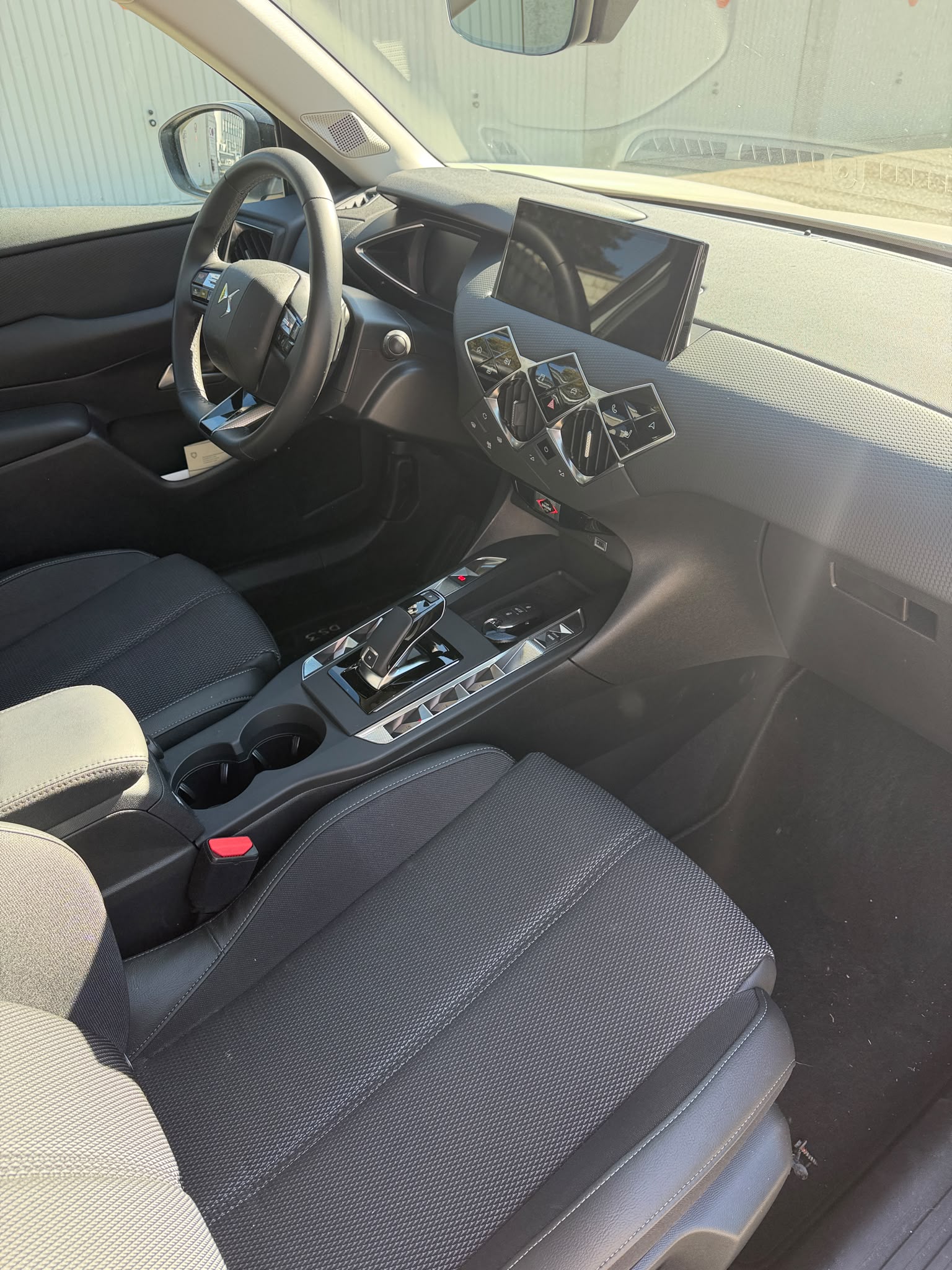 DS AUTOMOBILES DS 3 1.2 MHEV Pallas-image-9