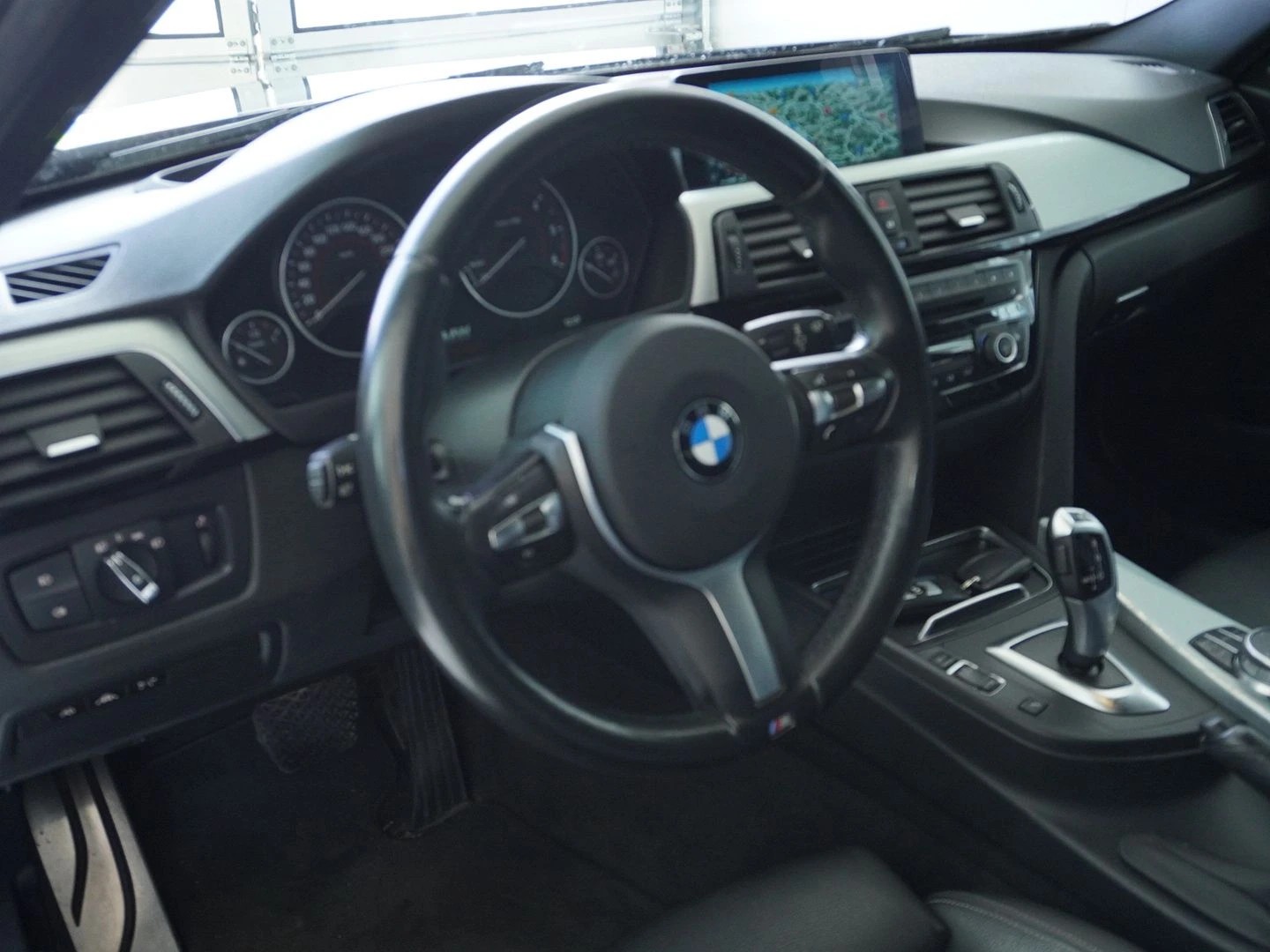 BMW 318d Touring M Sport Line Steptronic-image-2