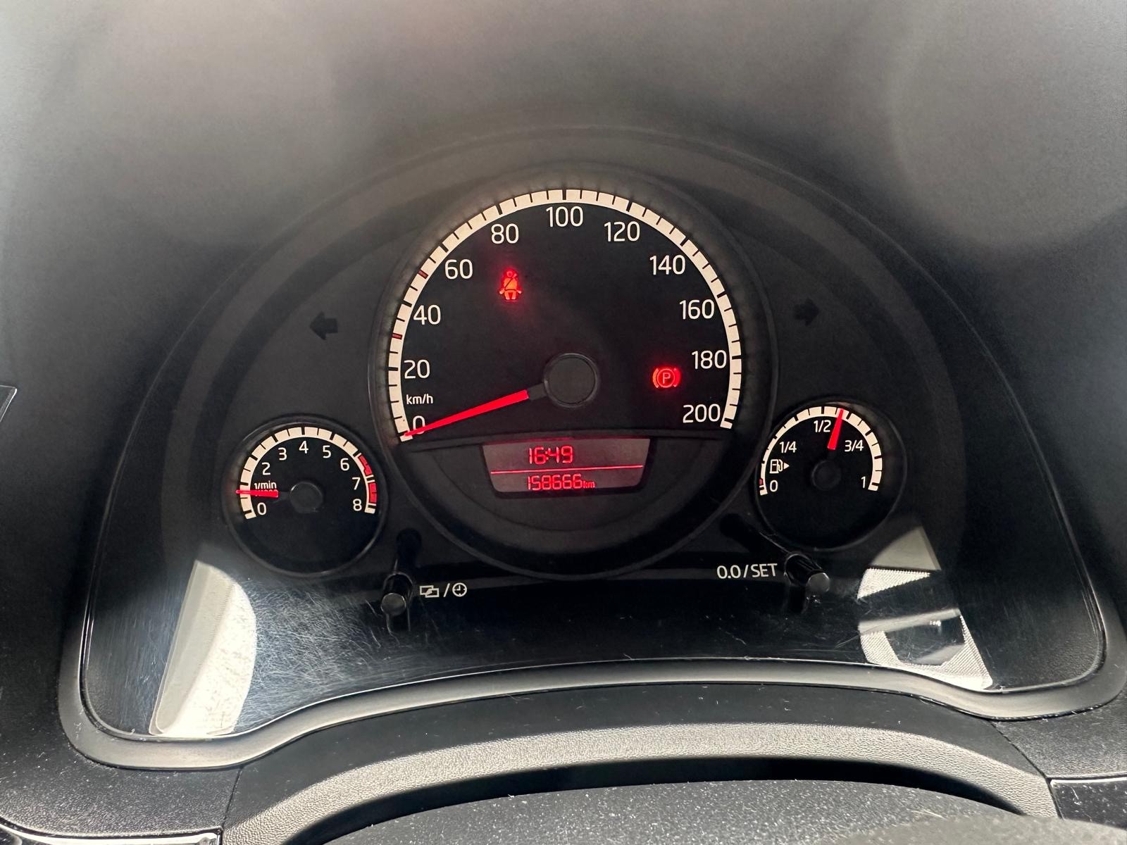 VW Up 1.0 BMT black up-image-9