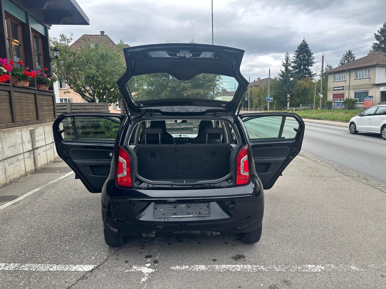 VW Up 1.0 BMT black up-image-6