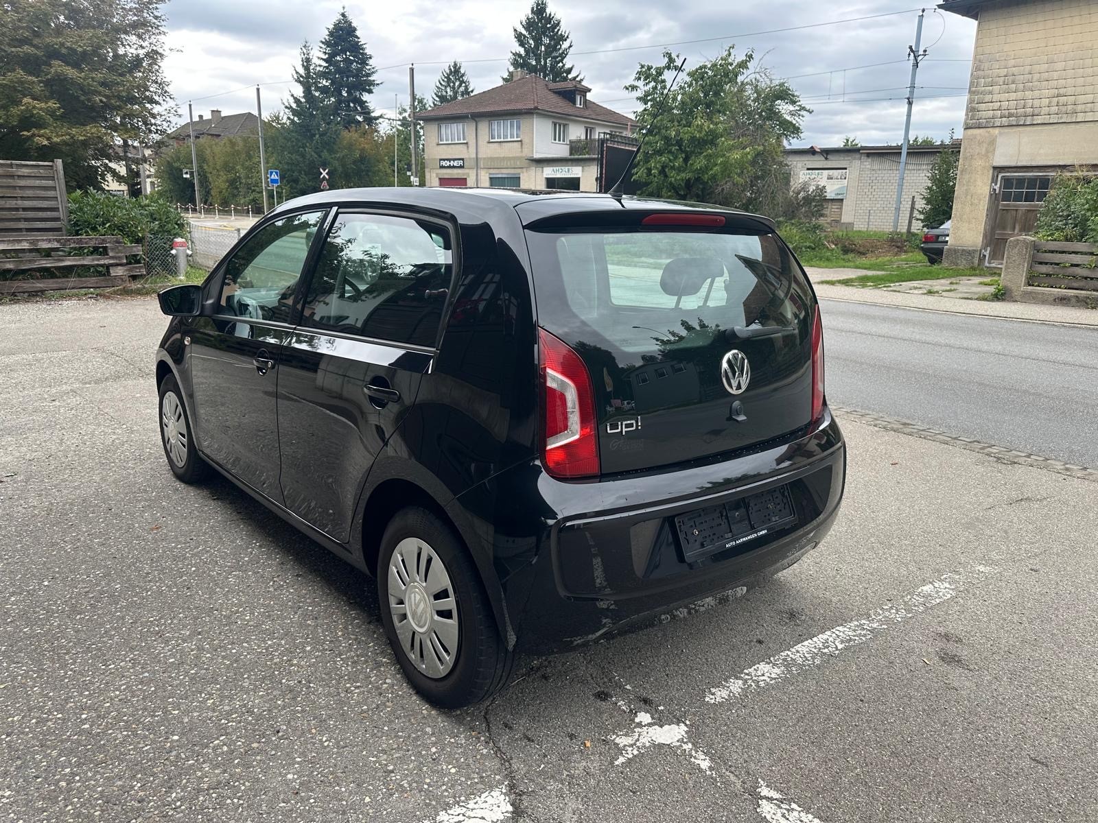 VW Up 1.0 BMT black up-image-3