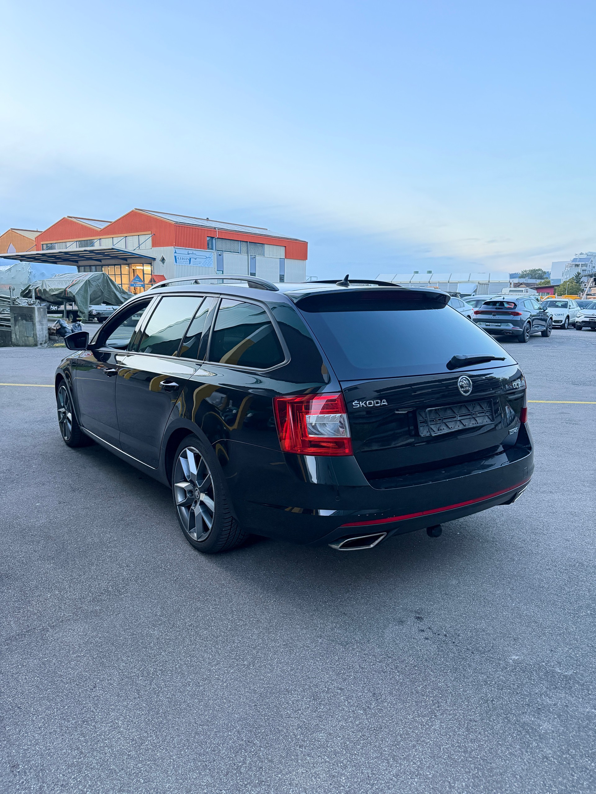 SKODA Octavia Combi 2.0 TDI RS-image-4