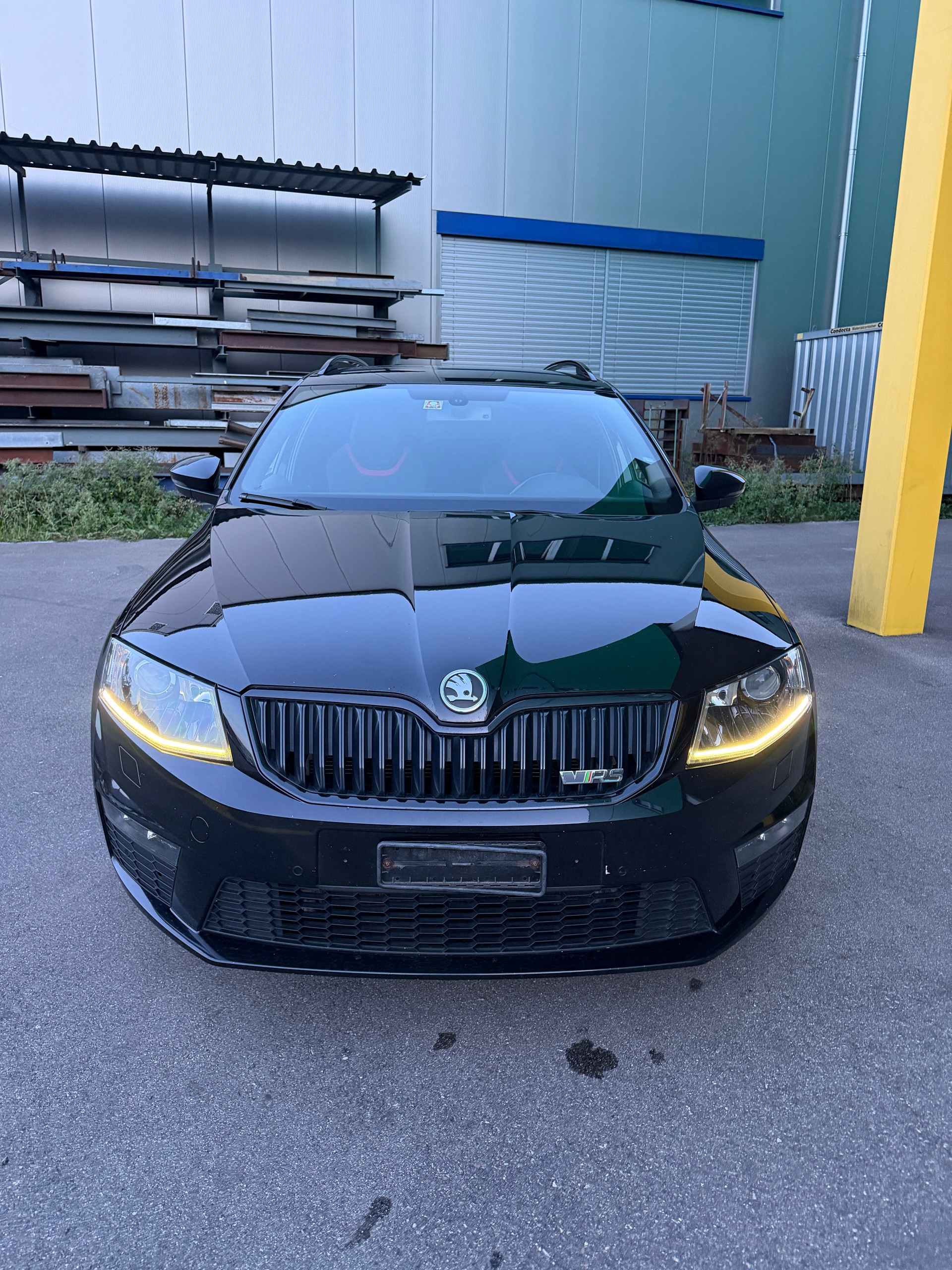 SKODA Octavia Combi 2.0 TDI RS-image-1