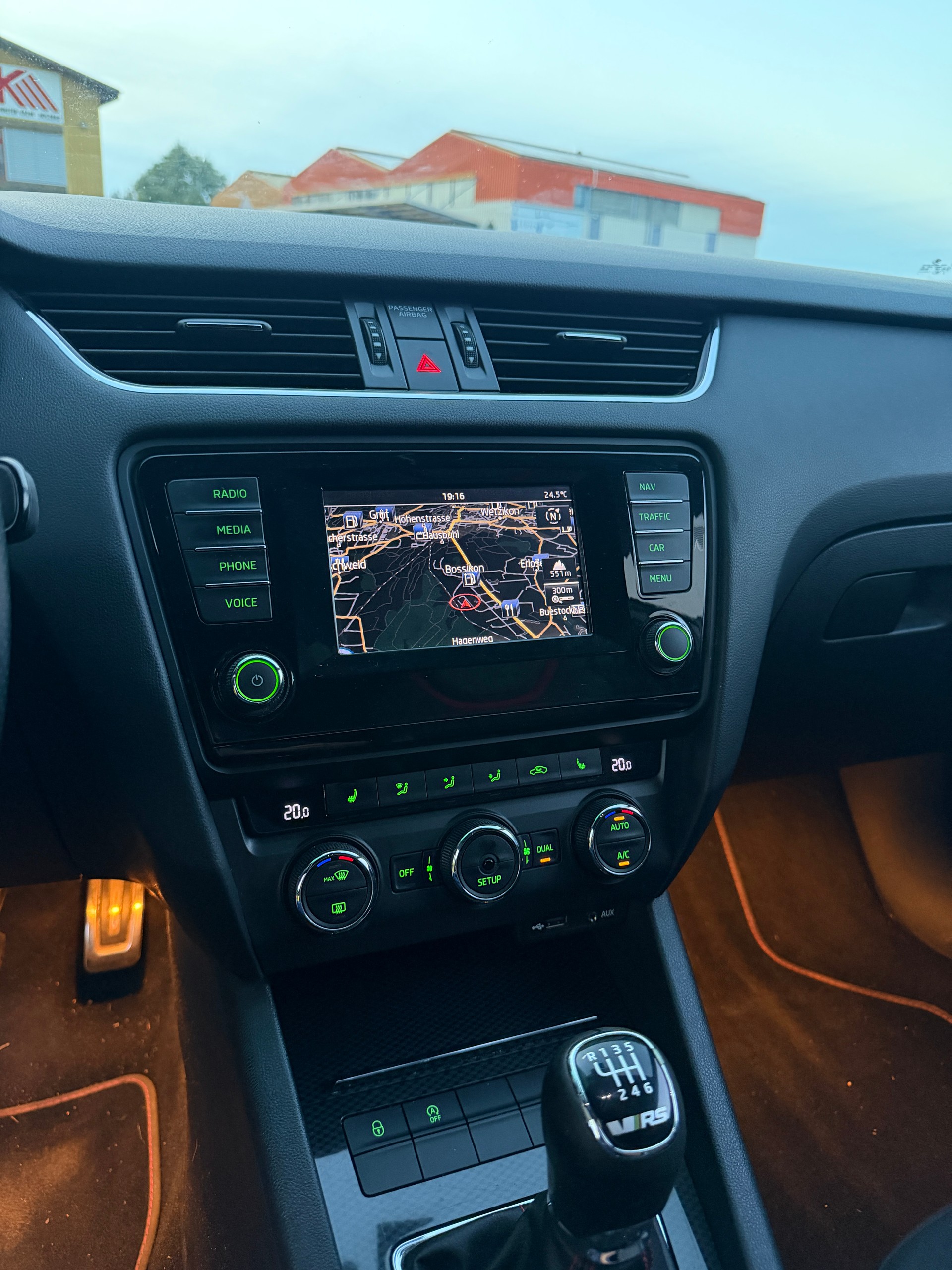 SKODA Octavia Combi 2.0 TDI RS-image-11