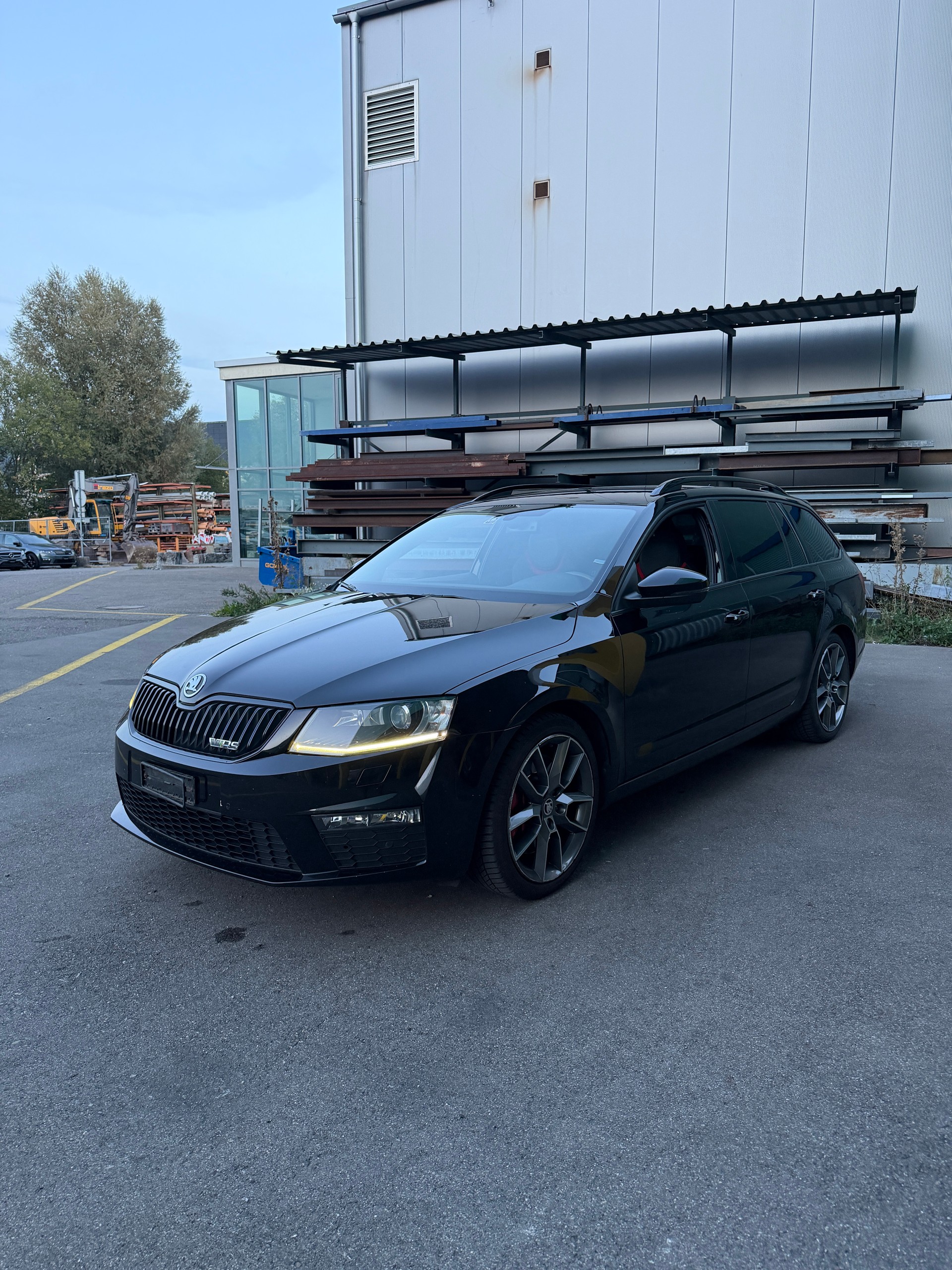 SKODA Octavia Combi 2.0 TDI RS-image-2