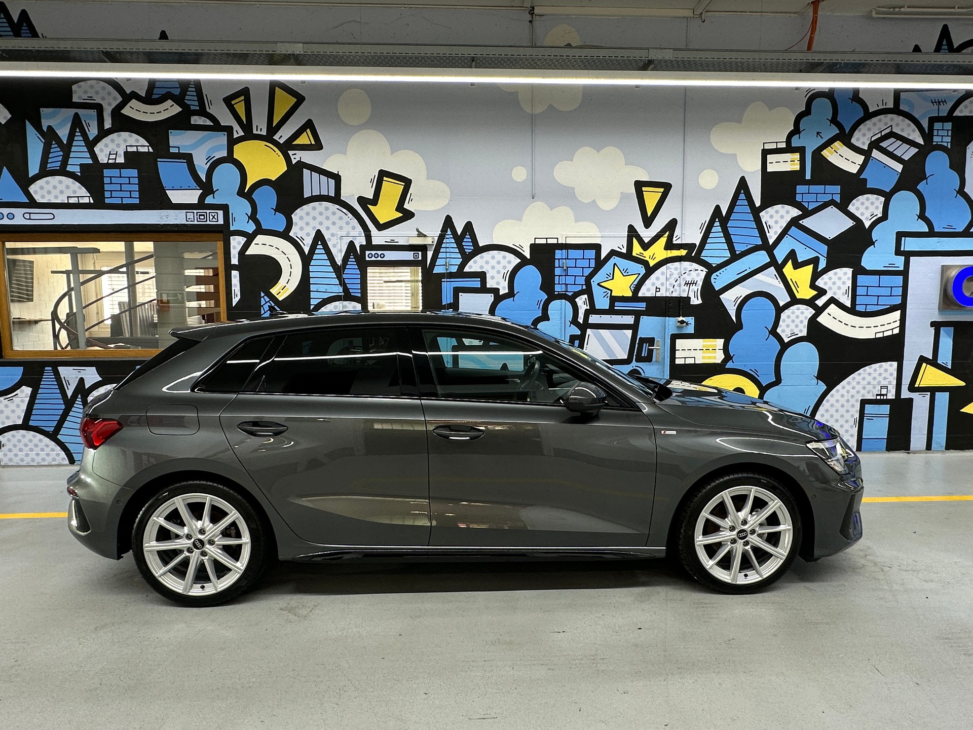 AUDI A3 Sportback 35 TFSI S line S-tronic-image-2
