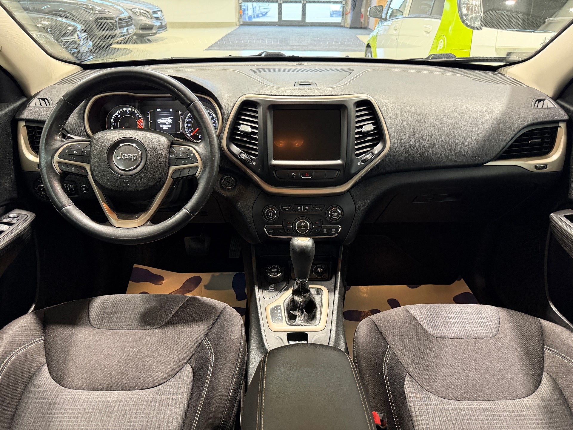 JEEP Cherokee 2.2TD Longitude AWD 9ATX-image-16