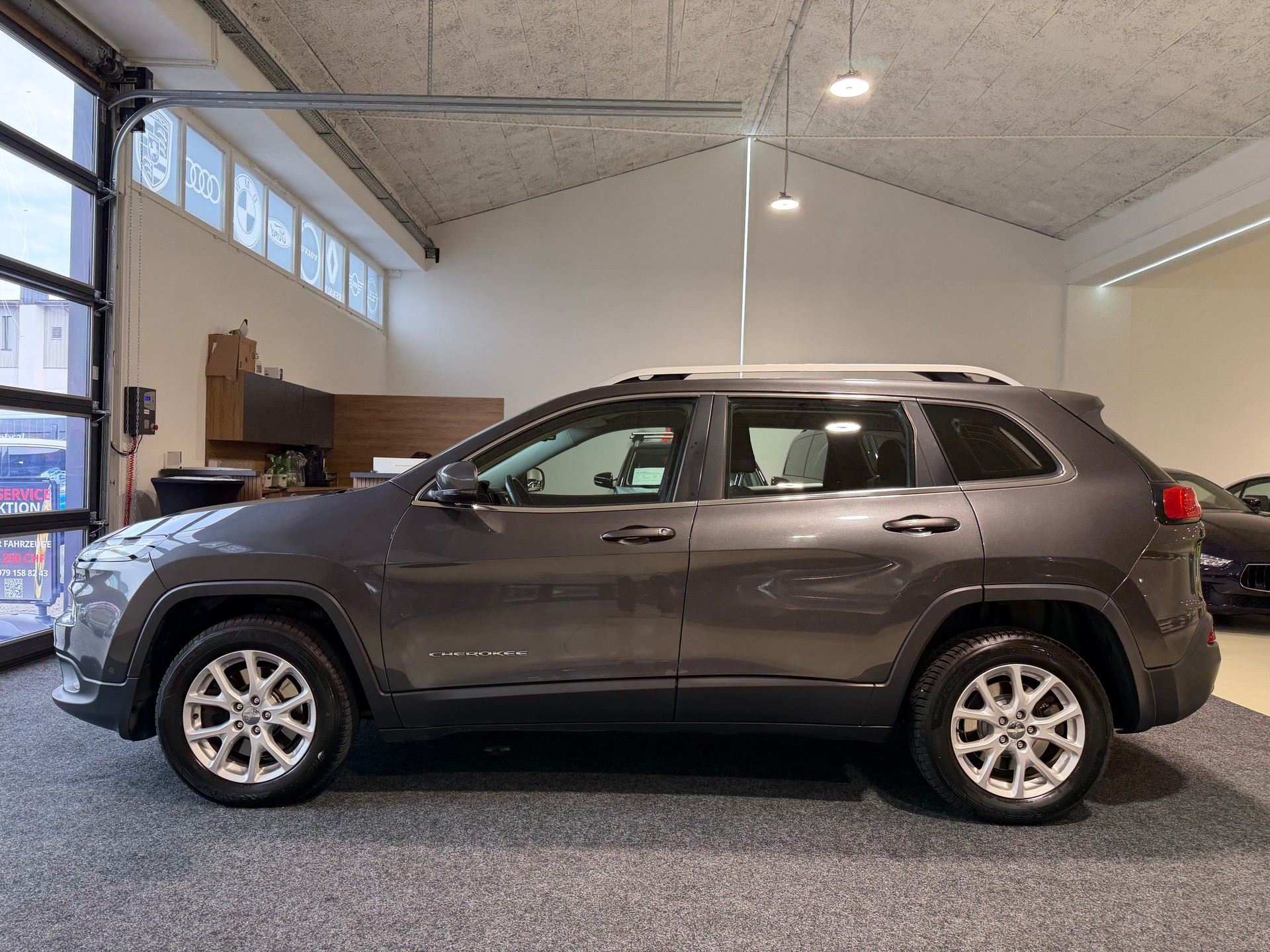 JEEP Cherokee 2.2TD Longitude AWD 9ATX-image-3
