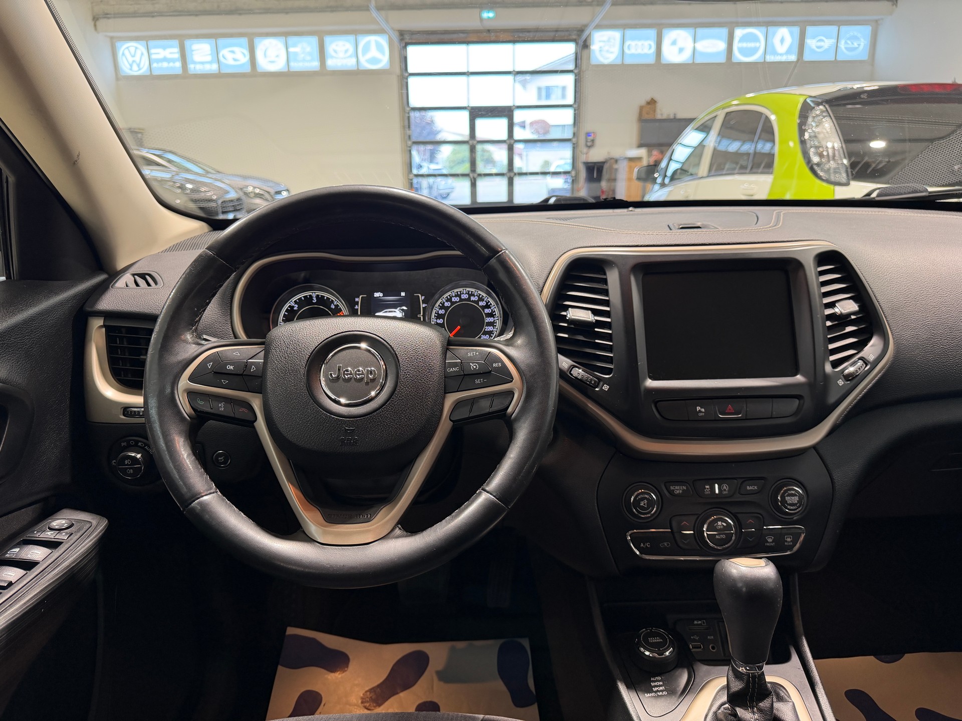 JEEP Cherokee 2.2TD Longitude AWD 9ATX-image-17