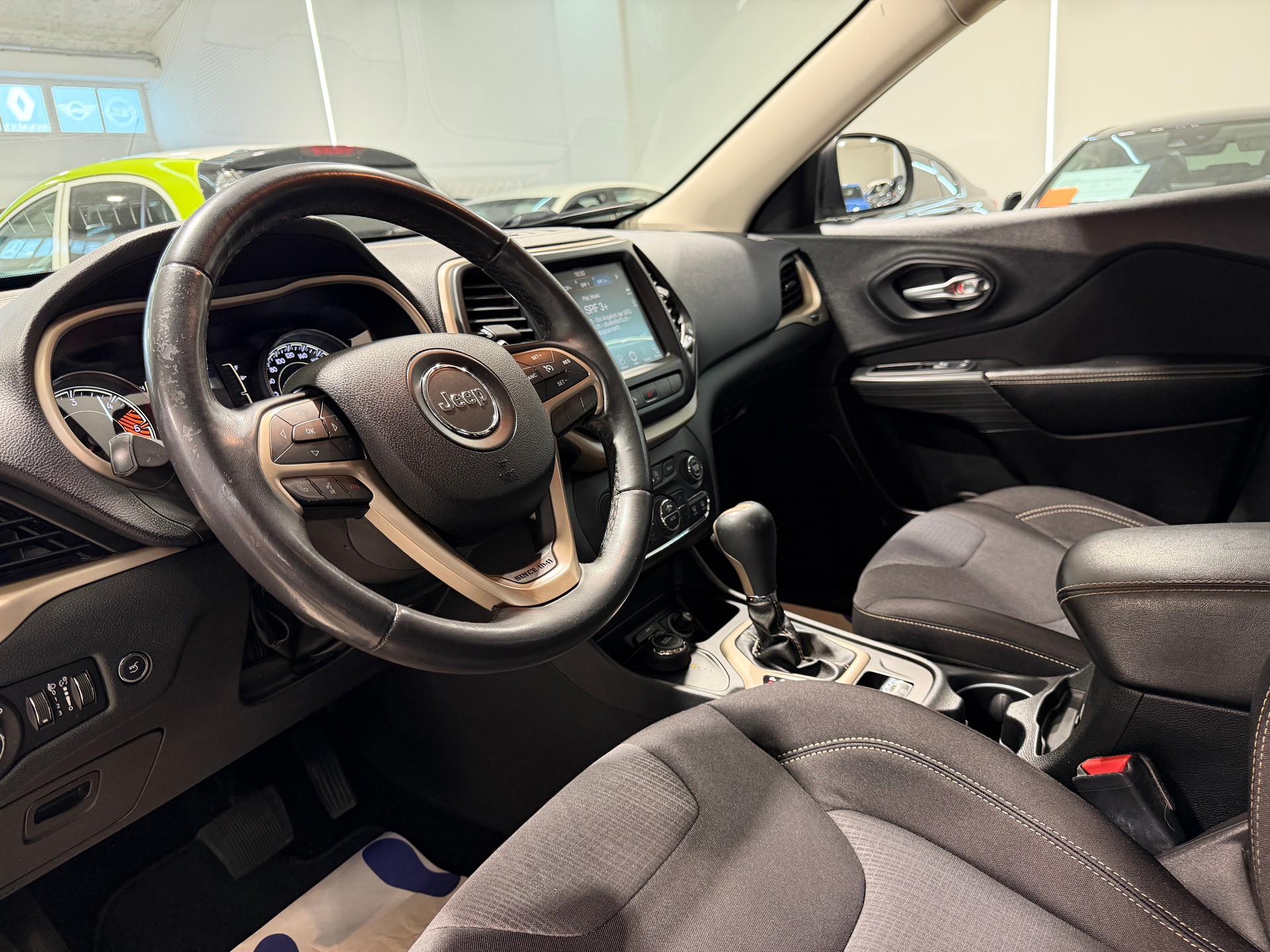 JEEP Cherokee 2.2TD Longitude AWD 9ATX-image-13