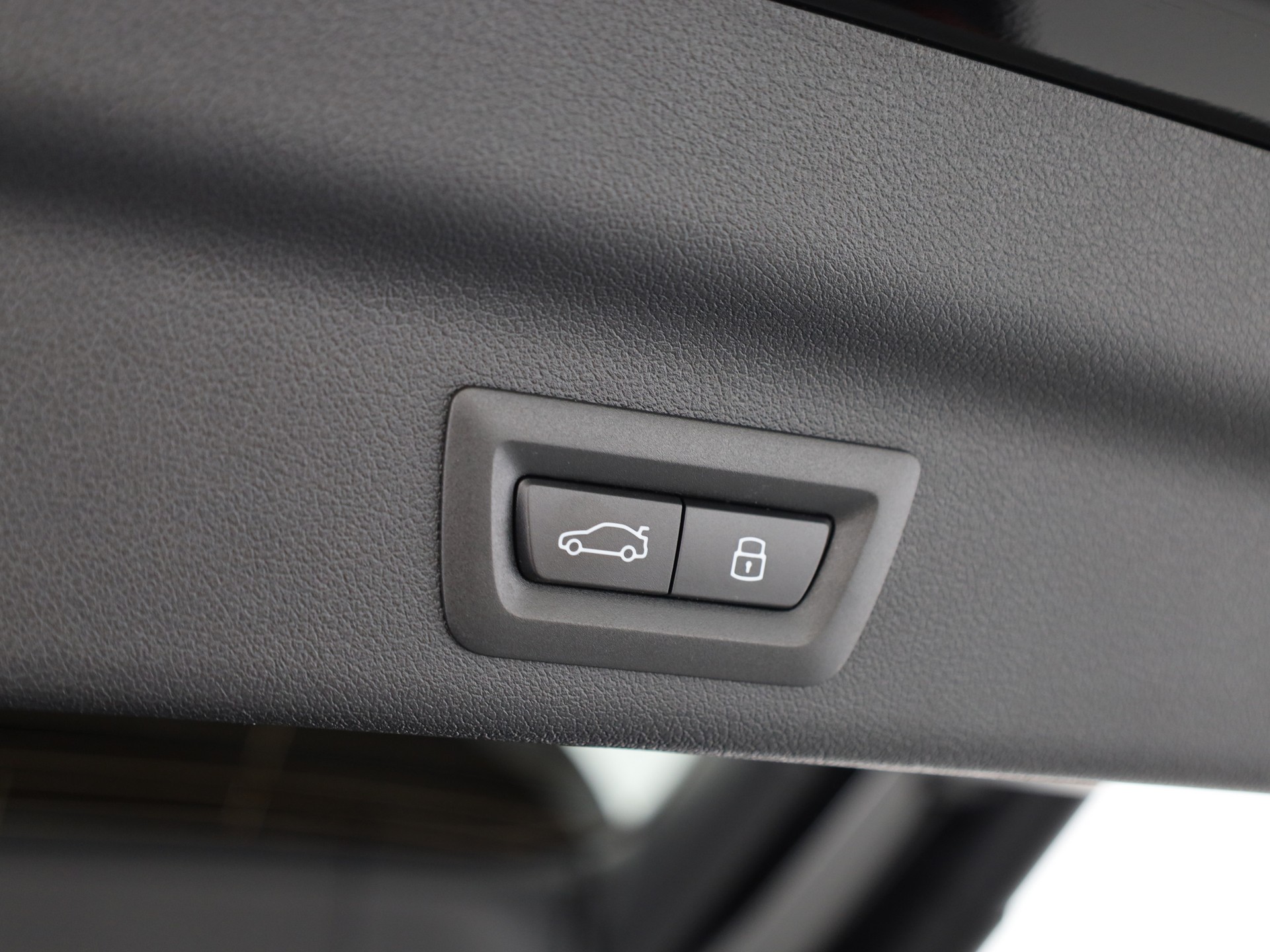 BMW X1 xDrive 20d 48V M Sport-image-6