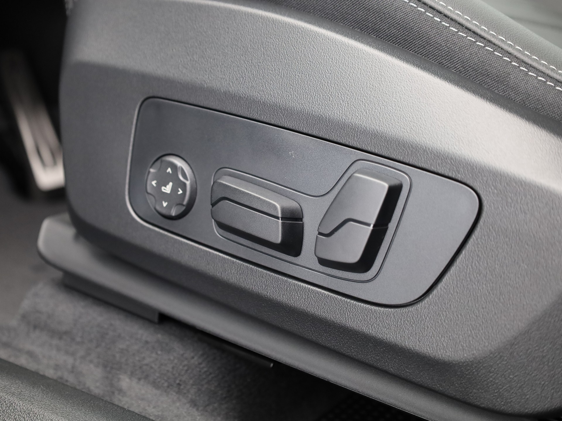 BMW X1 xDrive 20d 48V M Sport-image-10