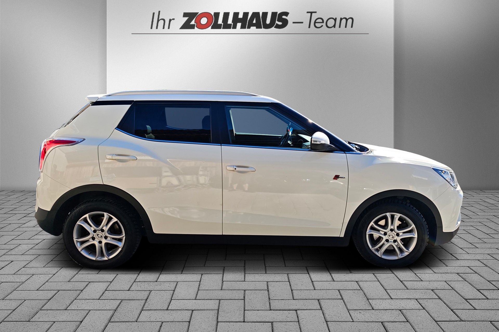 KGM-SsangYong Tivoli 1.6 eXDi Sapphire 4WD Automatic-image-6