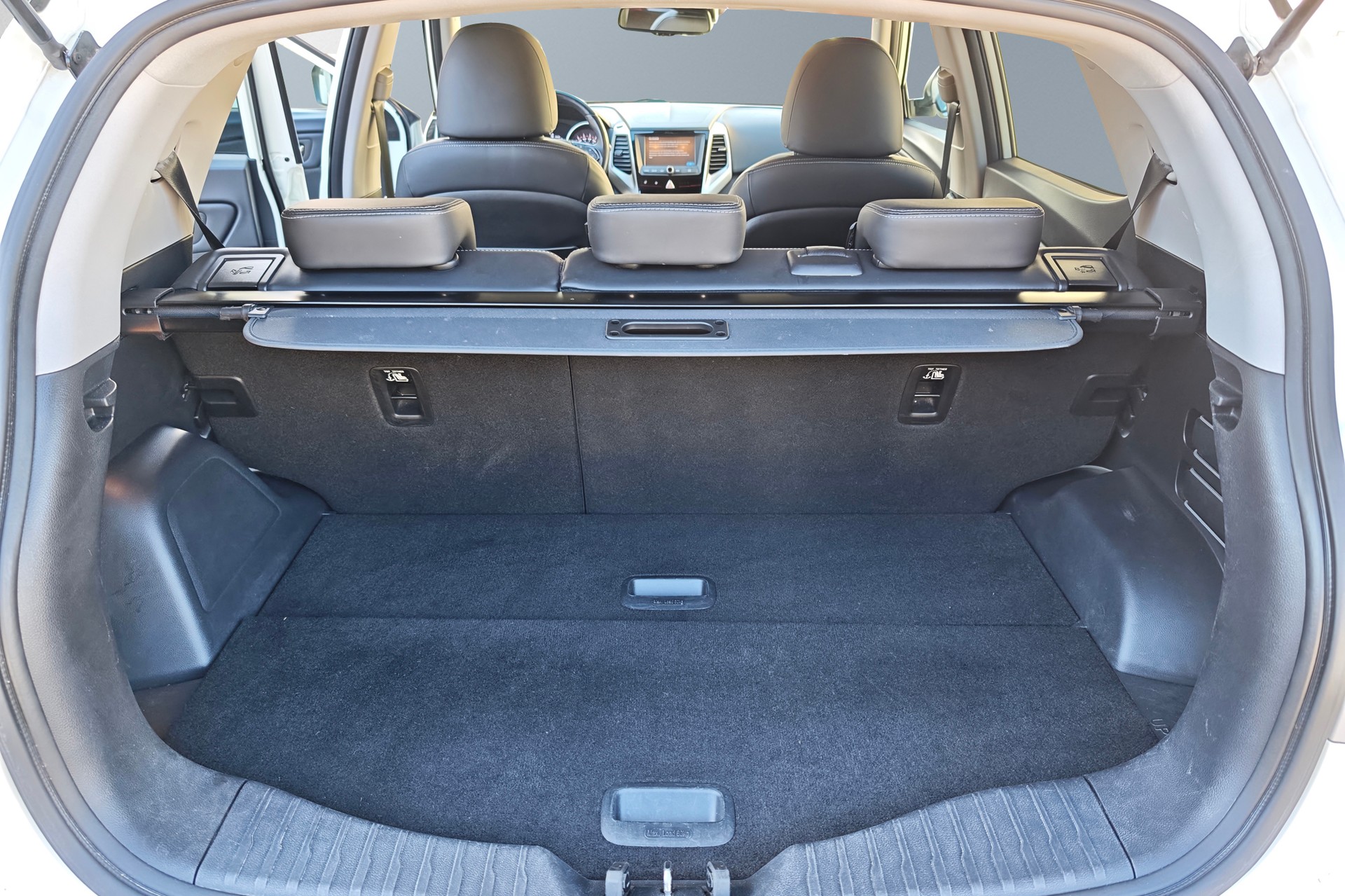 KGM-SsangYong Tivoli 1.6 eXDi Sapphire 4WD Automatic-image-14