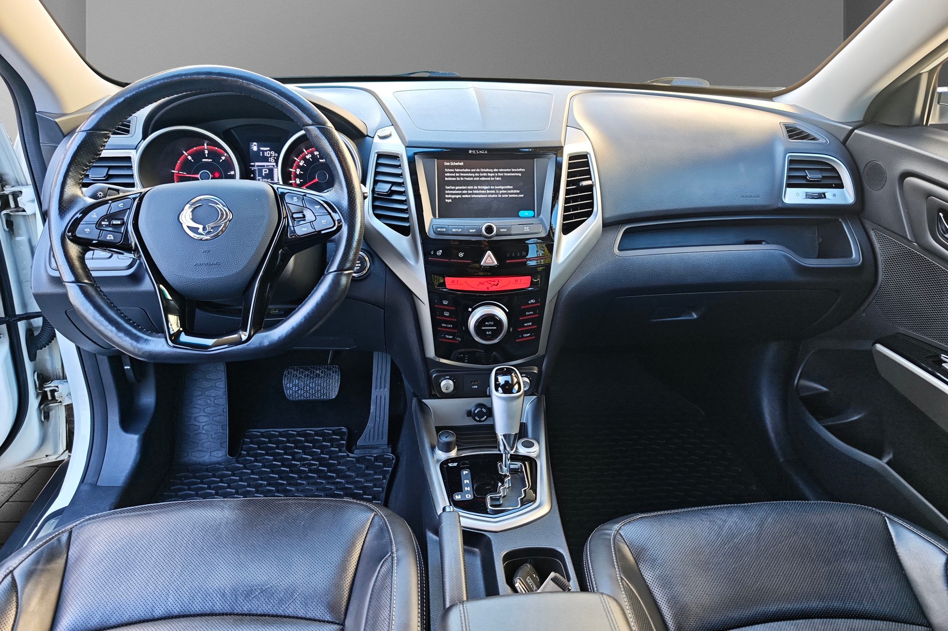 KGM-SsangYong Tivoli 1.6 eXDi Sapphire 4WD Automatic-image-10