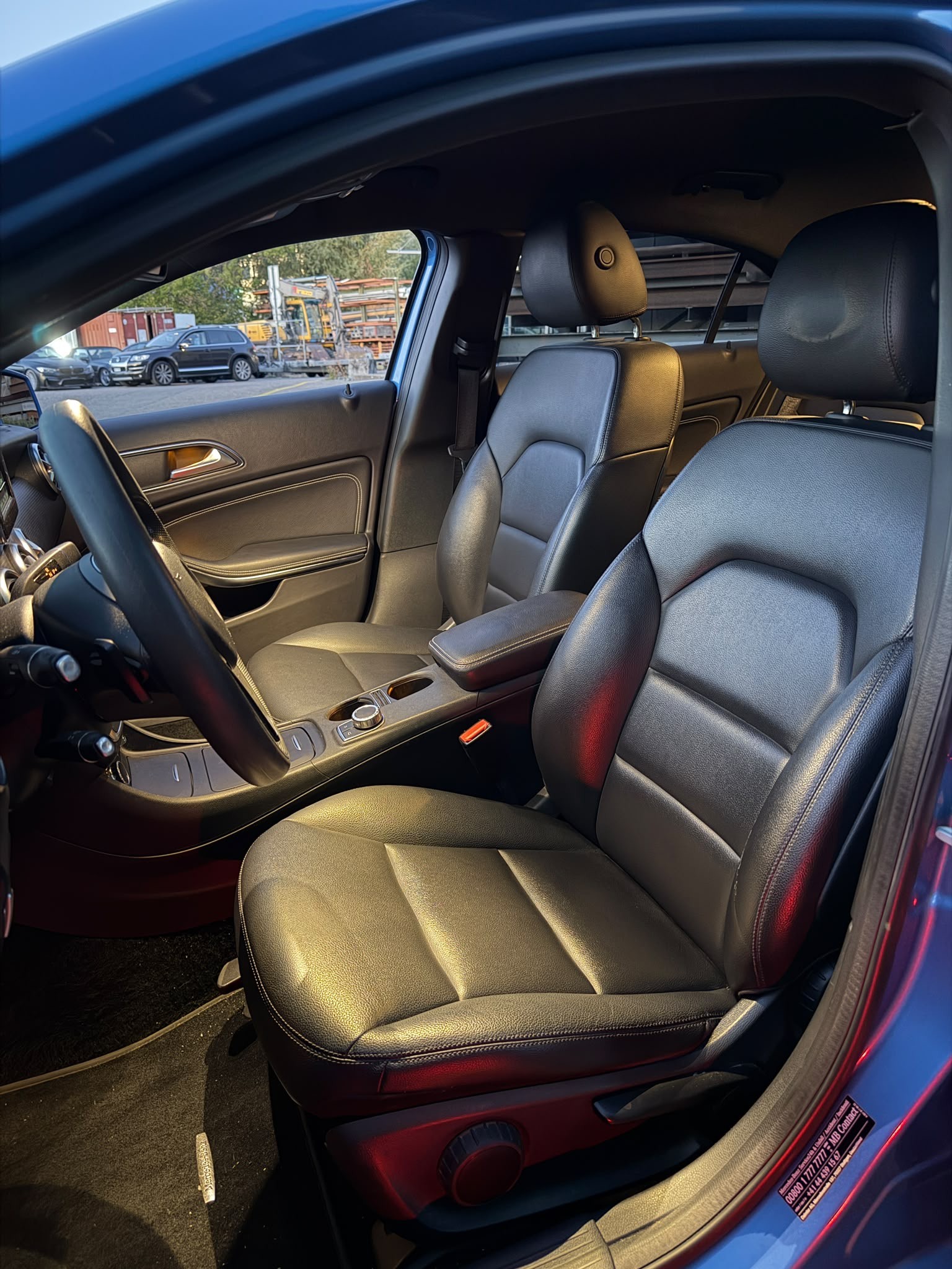MERCEDES-BENZ A 180 Style 7G-DCT-image-8