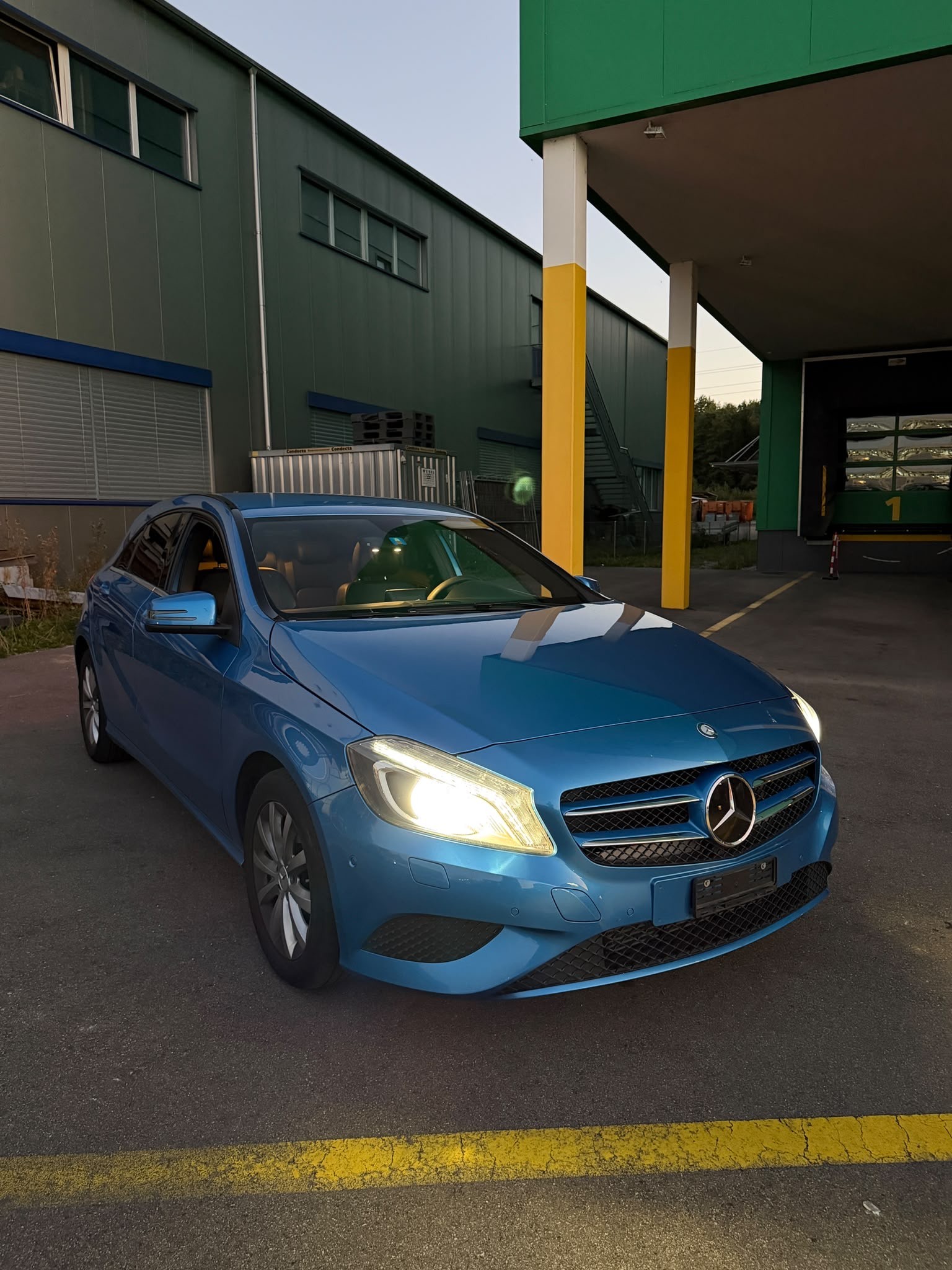 MERCEDES-BENZ A 180 Style 7G-DCT-image-0