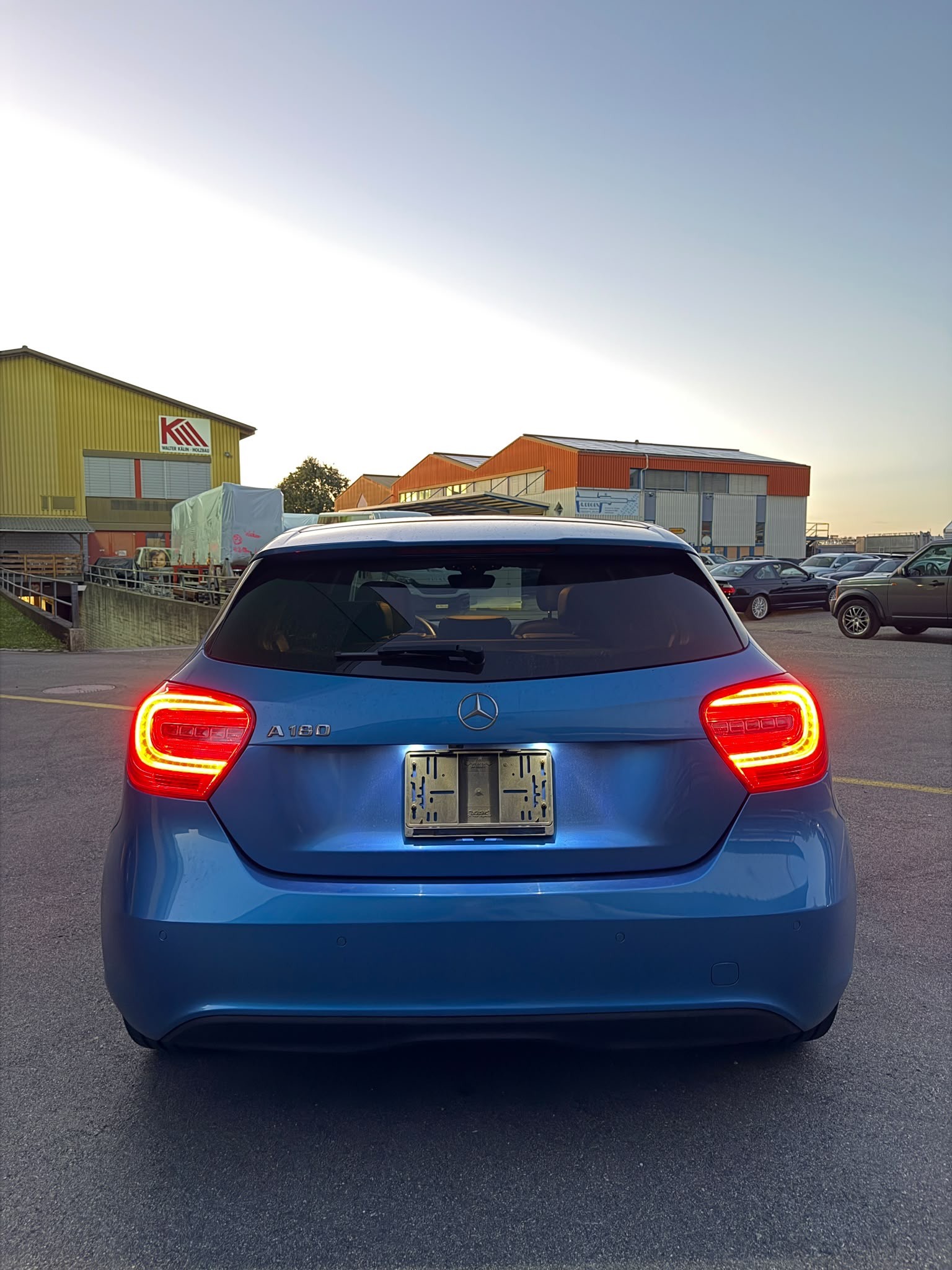 MERCEDES-BENZ A 180 Style 7G-DCT-image-5