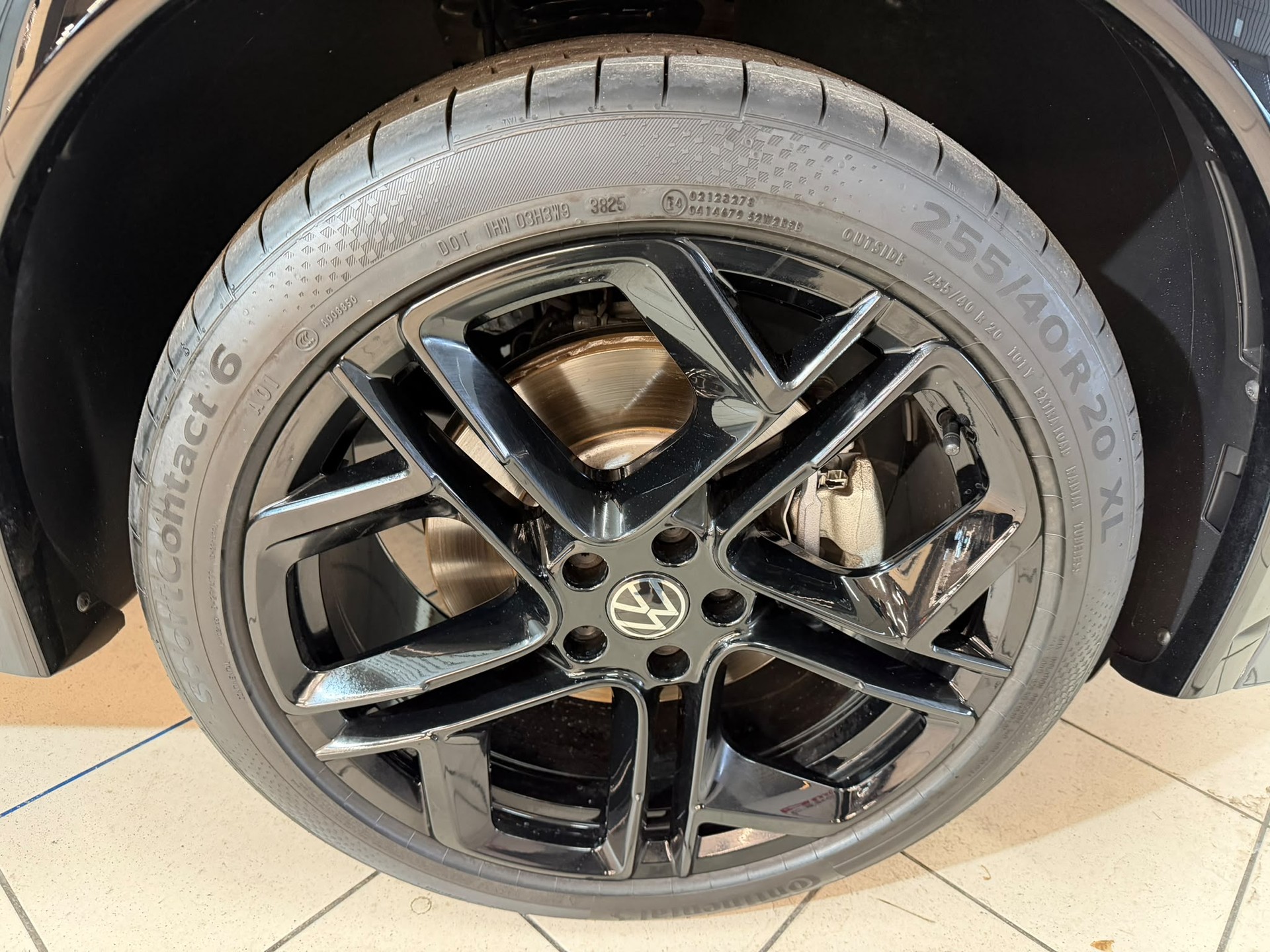 VW Tiguan 2.0 TSI DSG R-Line 4Motion-image-5