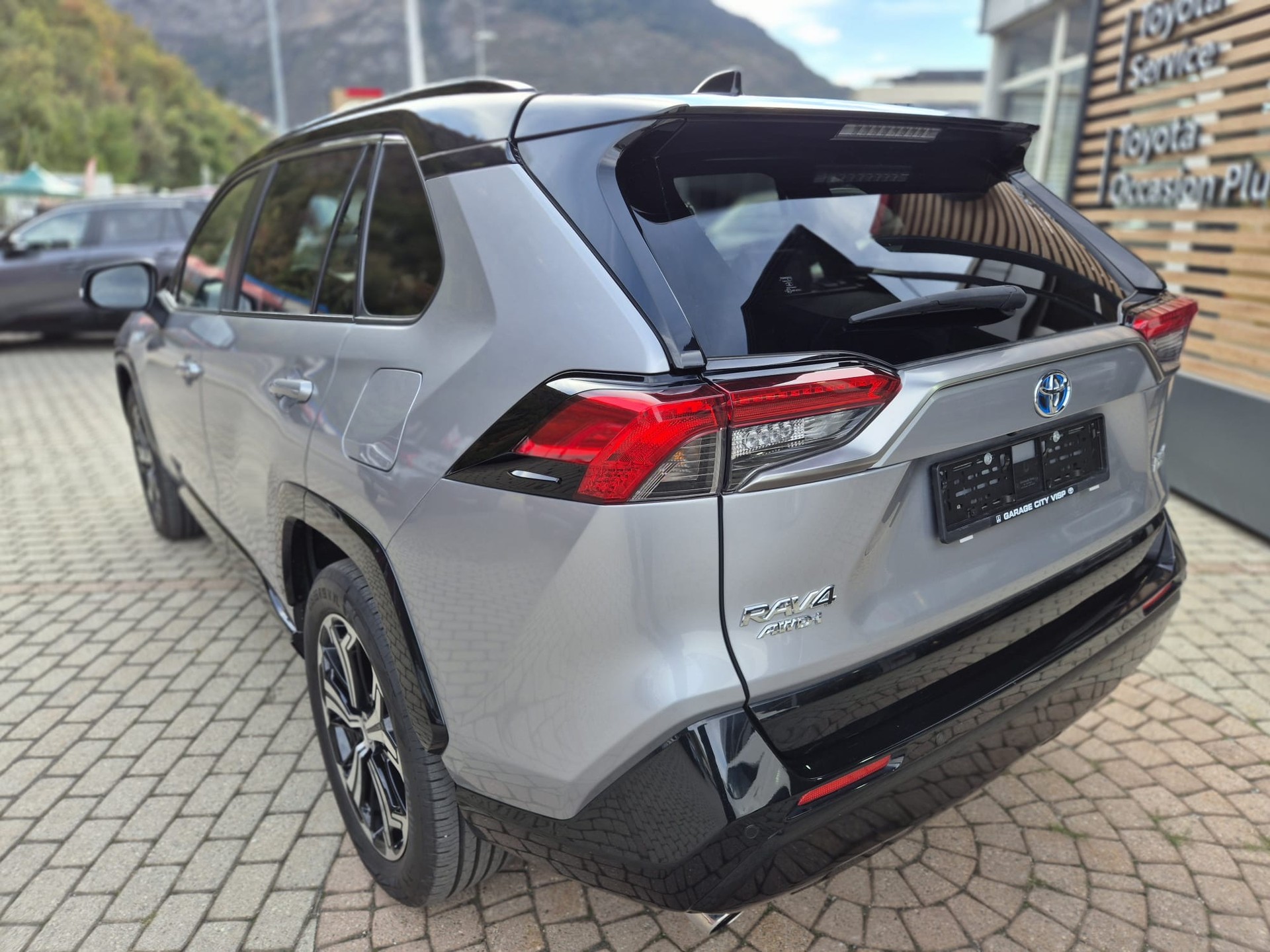 TOYOTA RAV-4 2.5 PHEV Platinum e-CVT 4WD-showroom-element-2