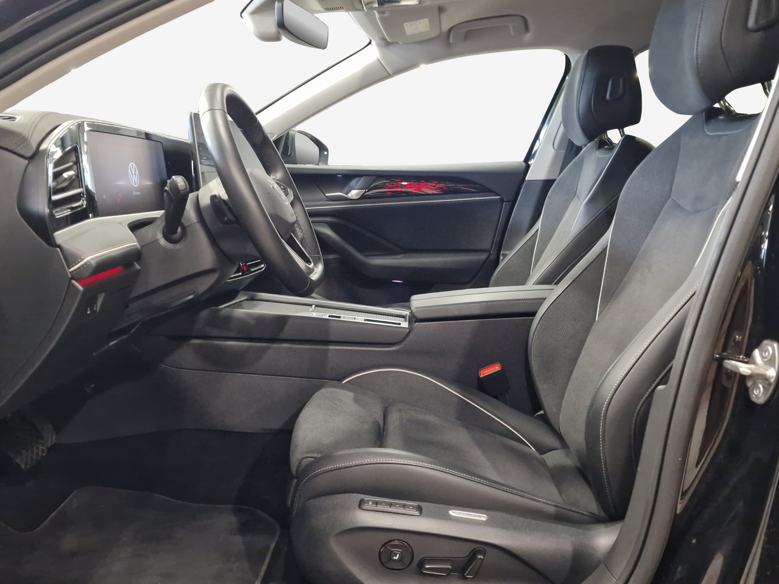 VW Passat Variant 2.0 TDI evo Business 4 Motion DSG-image-7