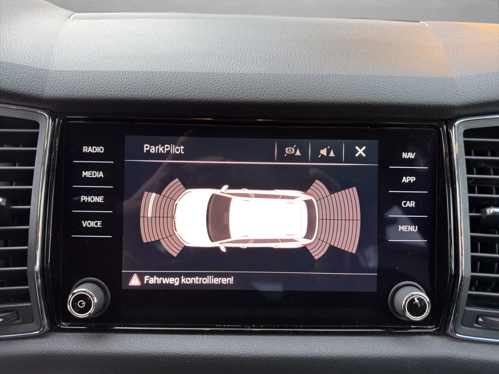 SKODA Kodiaq 2.0 TDI CR Style4x4 DSG-image-15