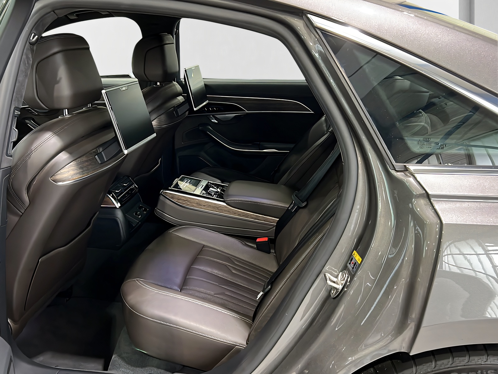 AUDI A8 55 TFSI qu**Matrix,StHz,Luftfahrwerk,Panodach,Massage**Np. CHF 167'269**-image-8
