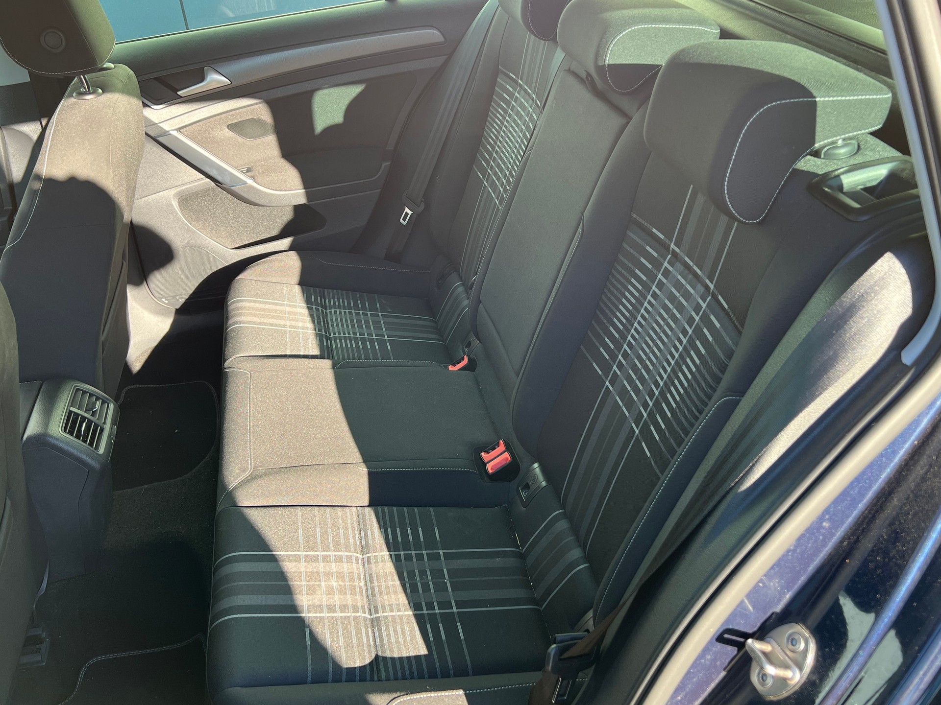 VW Golf Variant 1.4 TSI Lounge-image-8