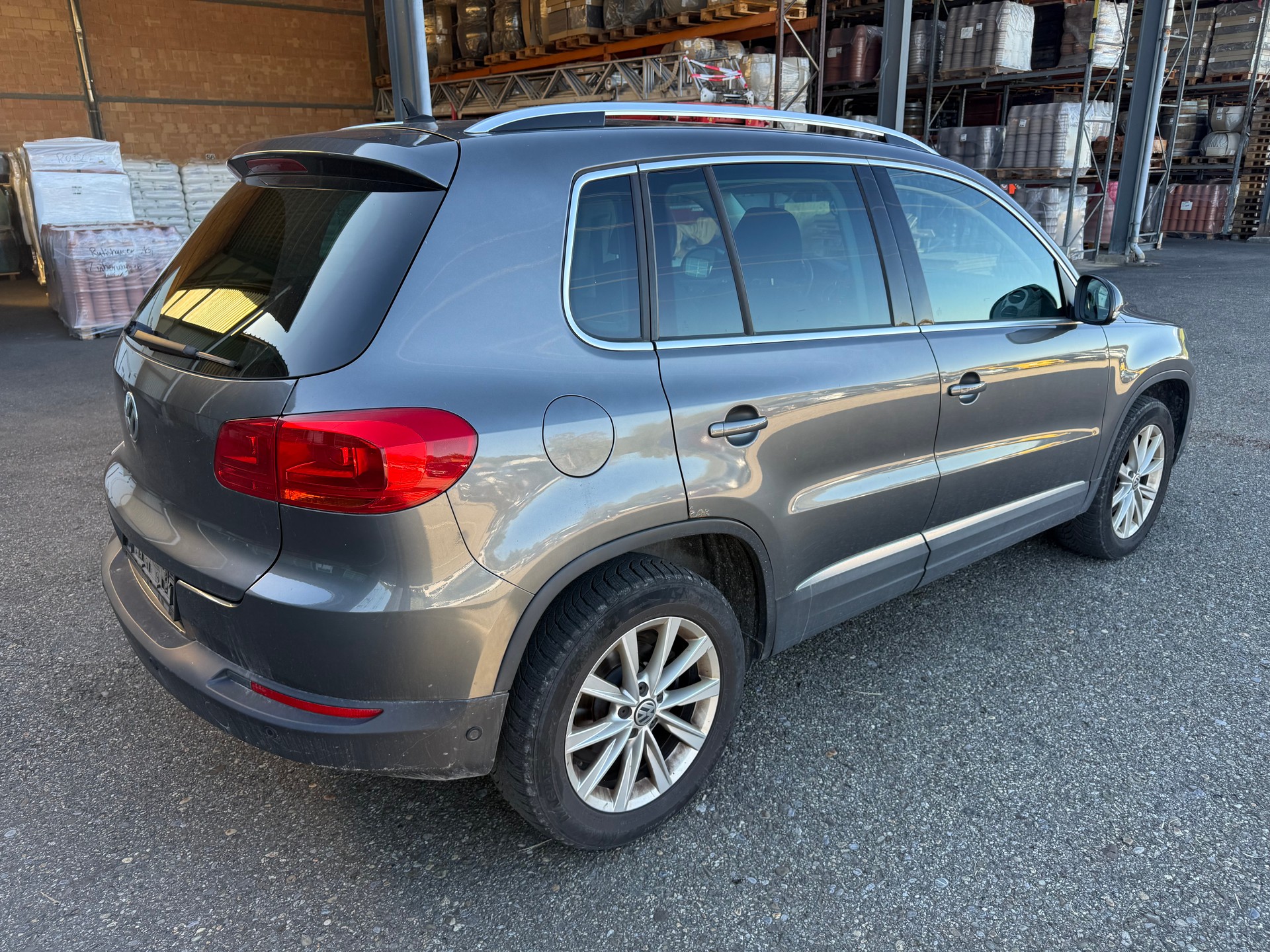 VW Tiguan 2.0 TDI Sport&Style 4Motion-showroom-element-3