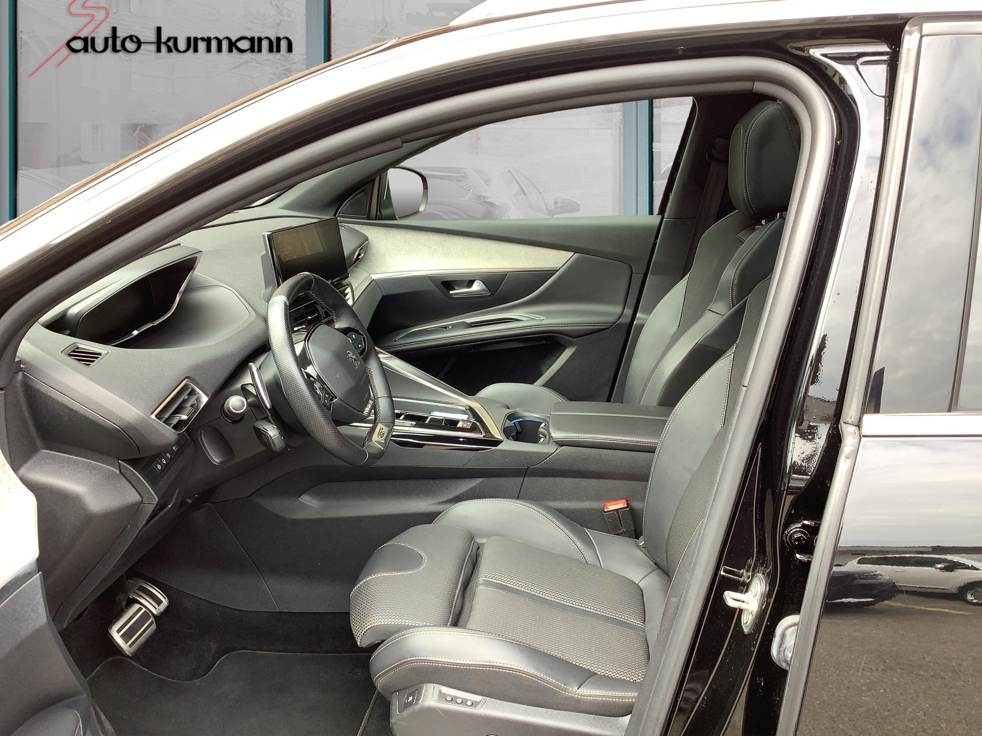 PEUGEOT 3008 225e Hybrid2 GT EAT8-image-8