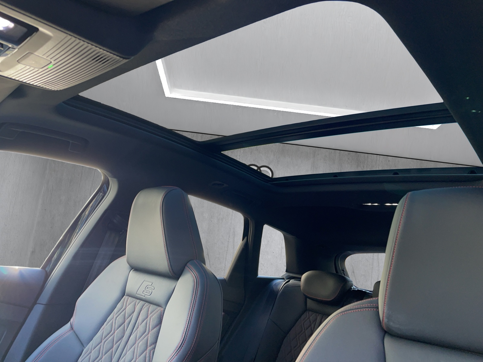 AUDI Q4 e-tron 45 Edition Swiss Ski quattro-image-16