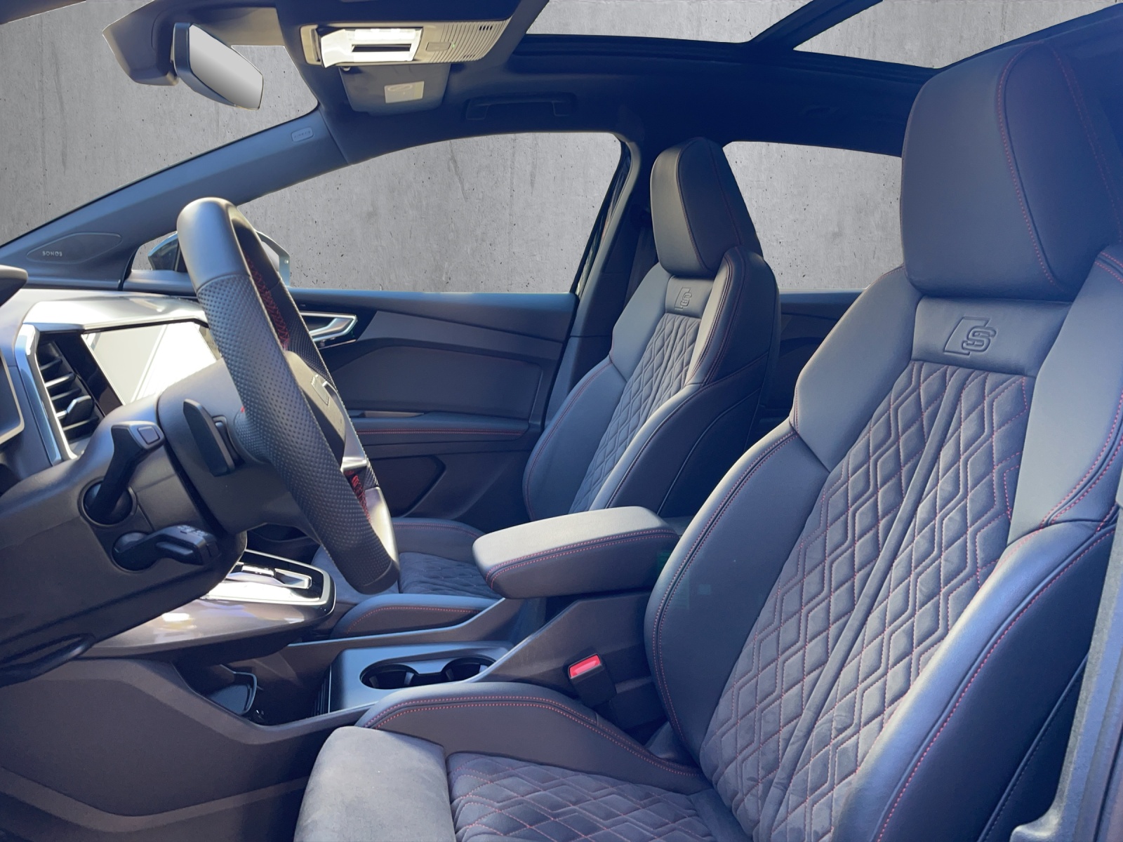 AUDI Q4 e-tron 45 Edition Swiss Ski quattro-image-6