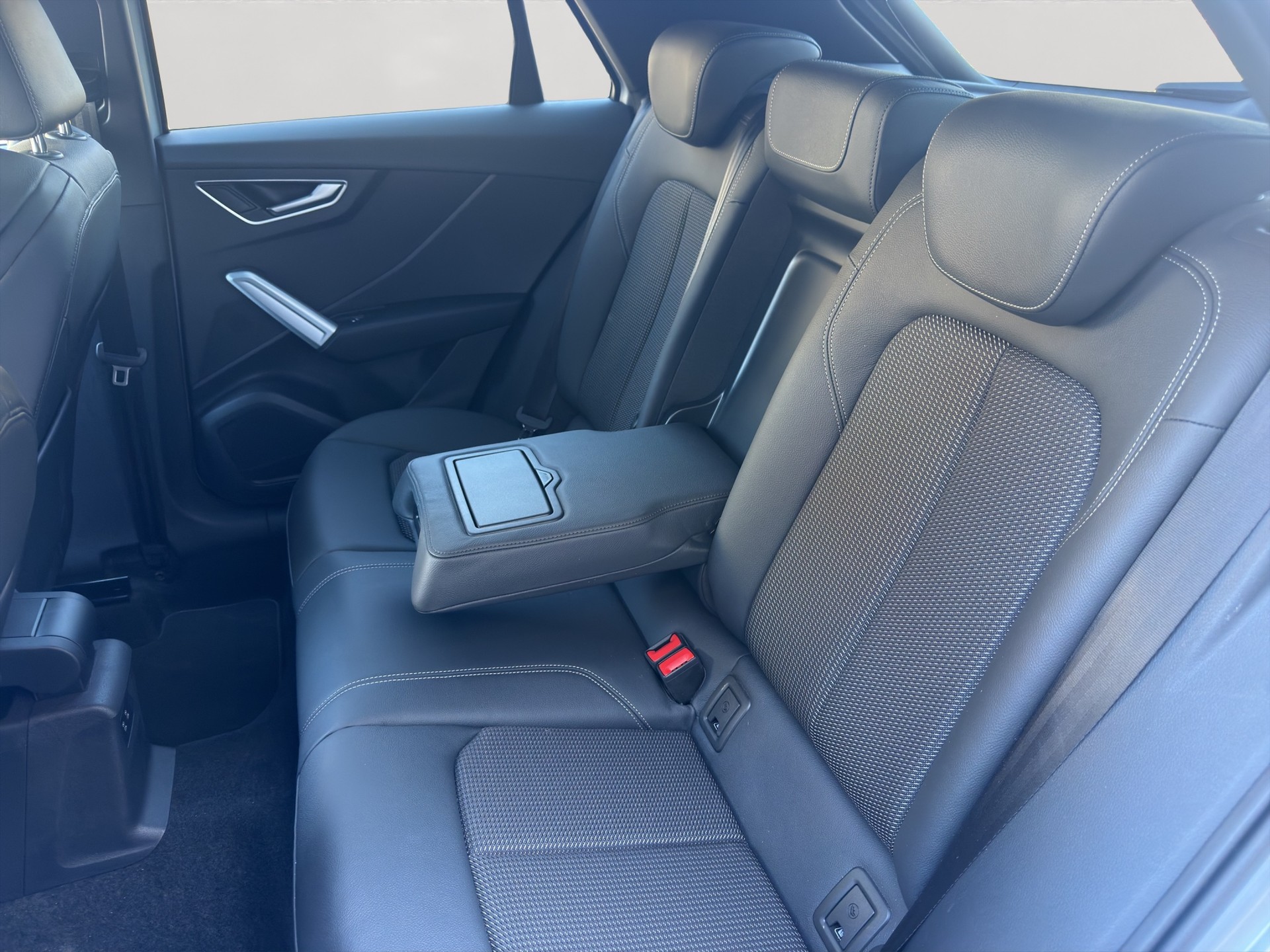 AUDI Q2 35 TFSI S-Line Advanced S-tronic-image-4