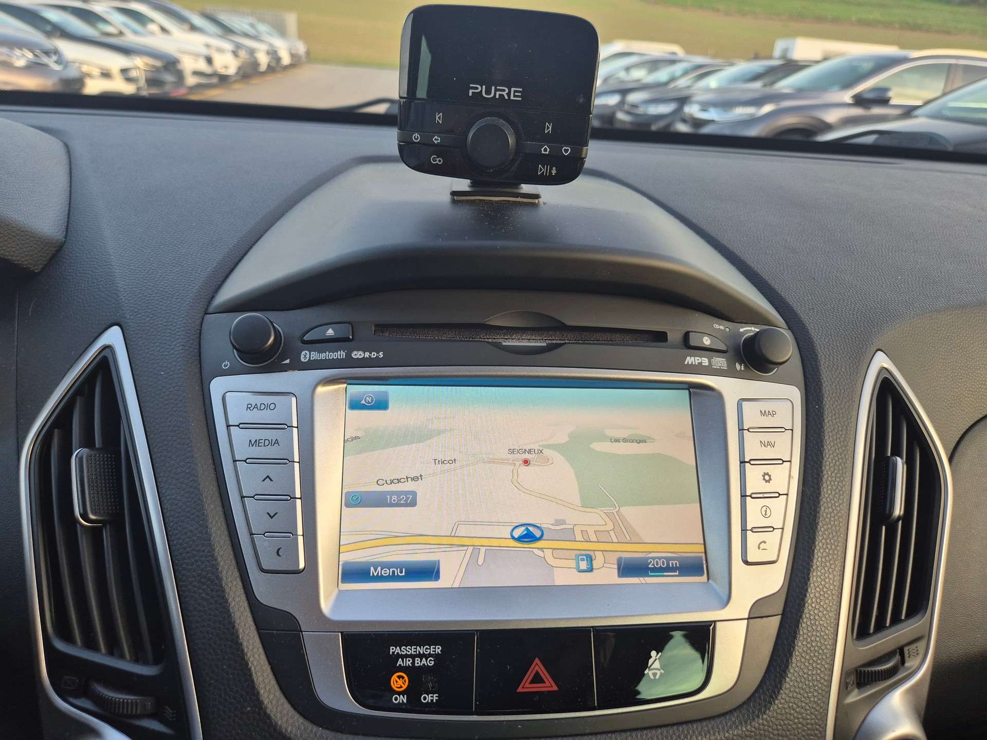 HYUNDAI iX 35 2.0 Premium 4WD Automatic-image-3