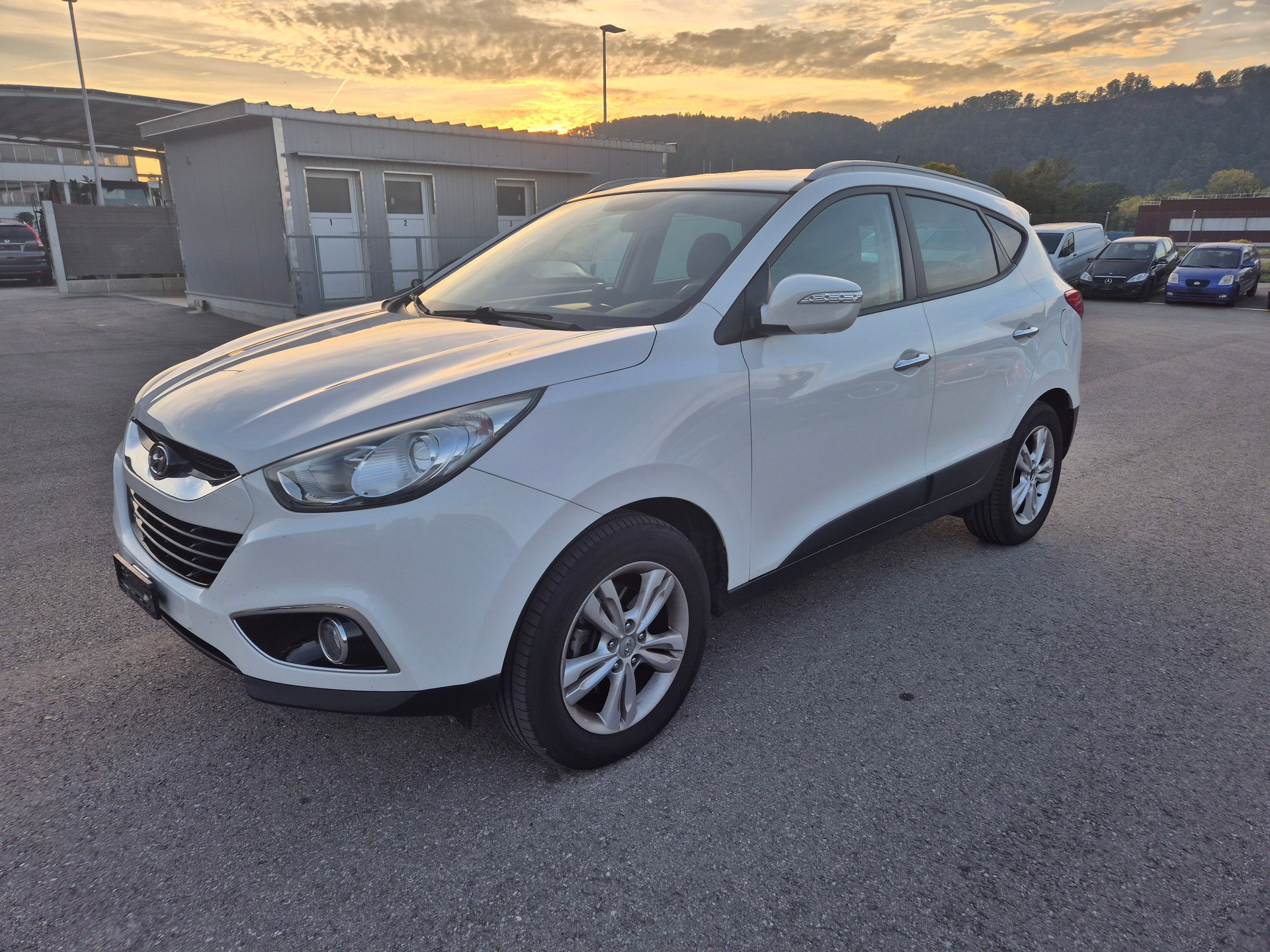 HYUNDAI iX 35 2.0 Premium 4WD Automatic-image-10