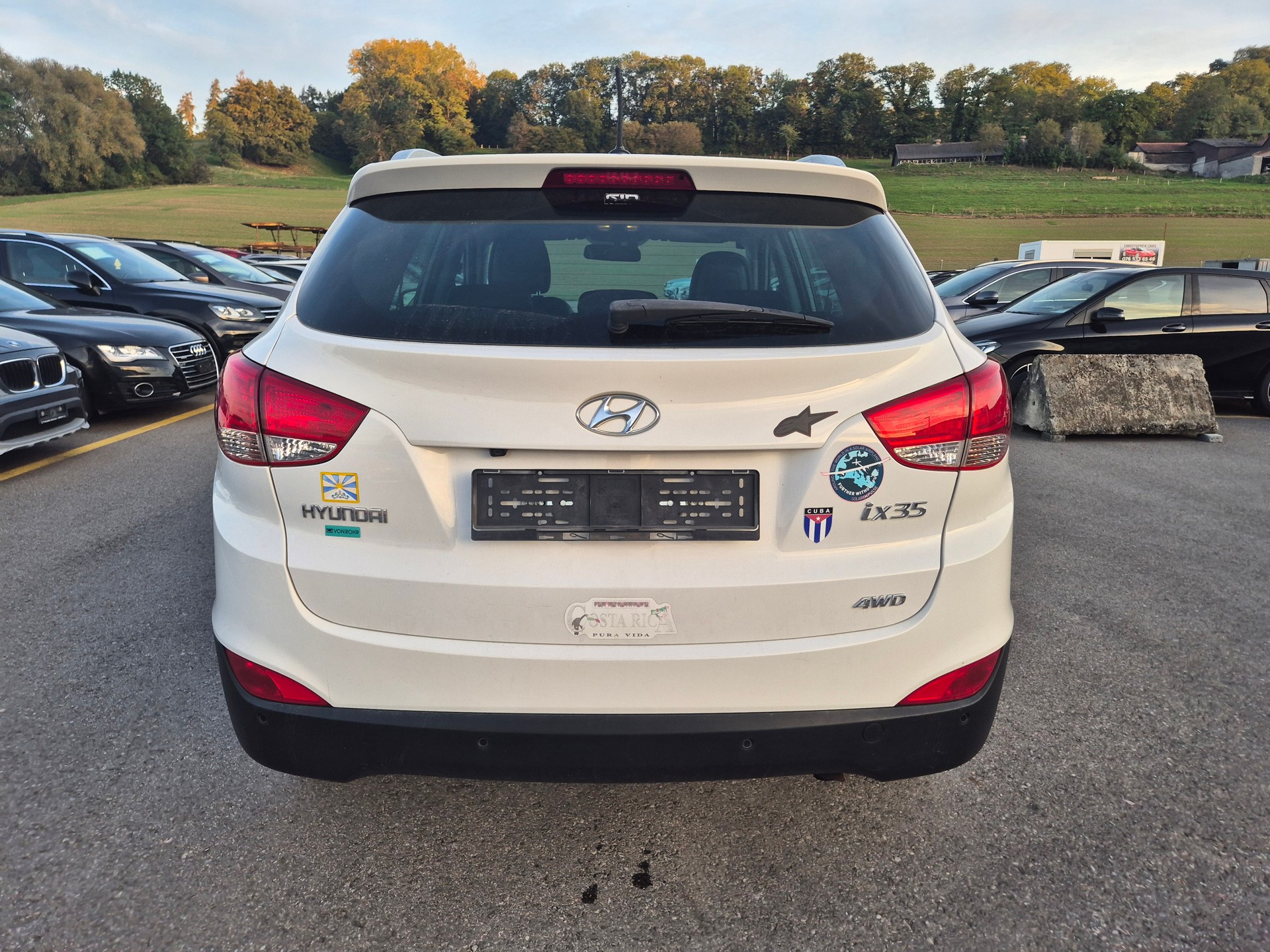 HYUNDAI iX 35 2.0 Premium 4WD Automatic-image-1
