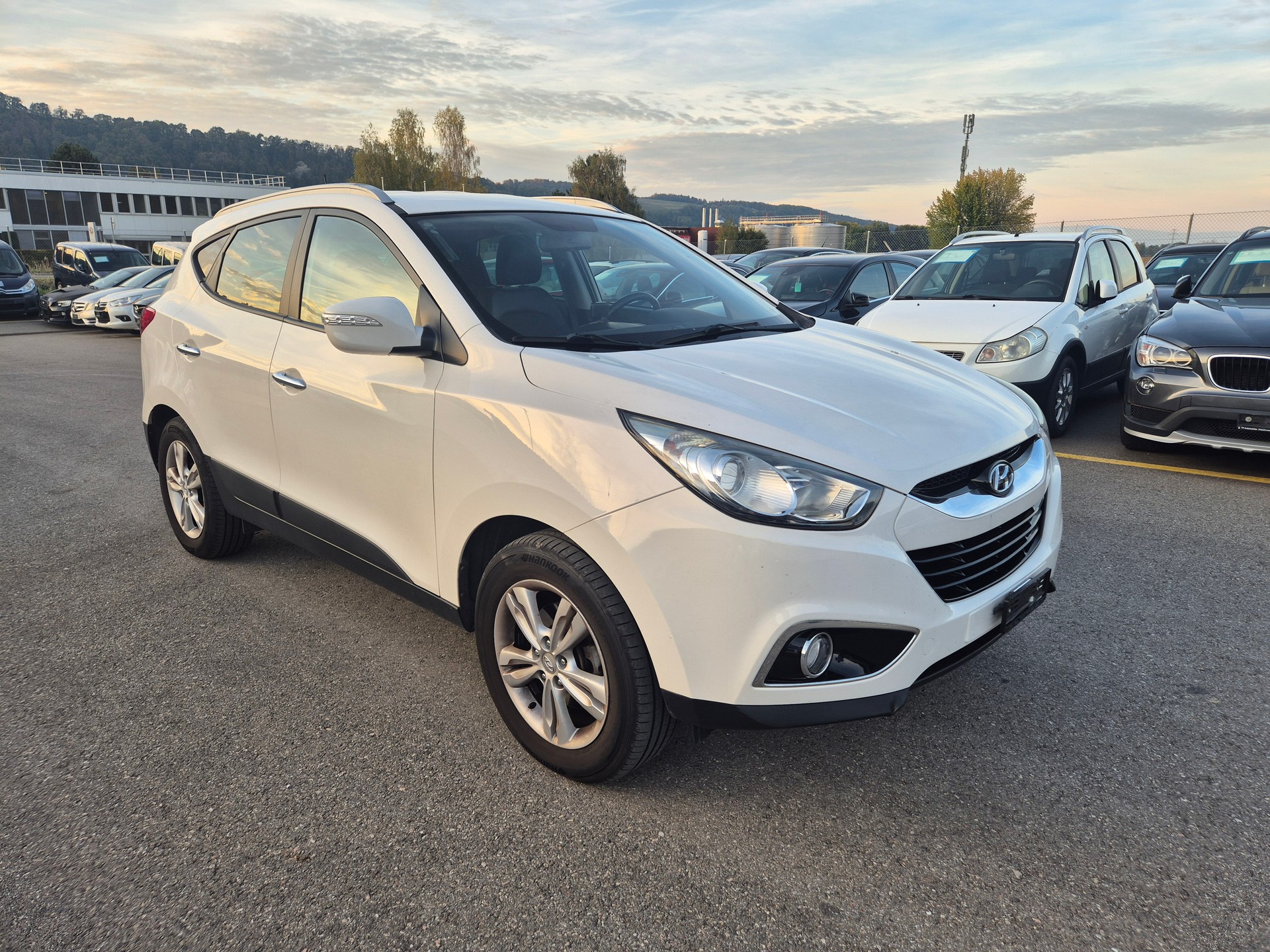 HYUNDAI iX 35 2.0 Premium 4WD Automatic-image-11