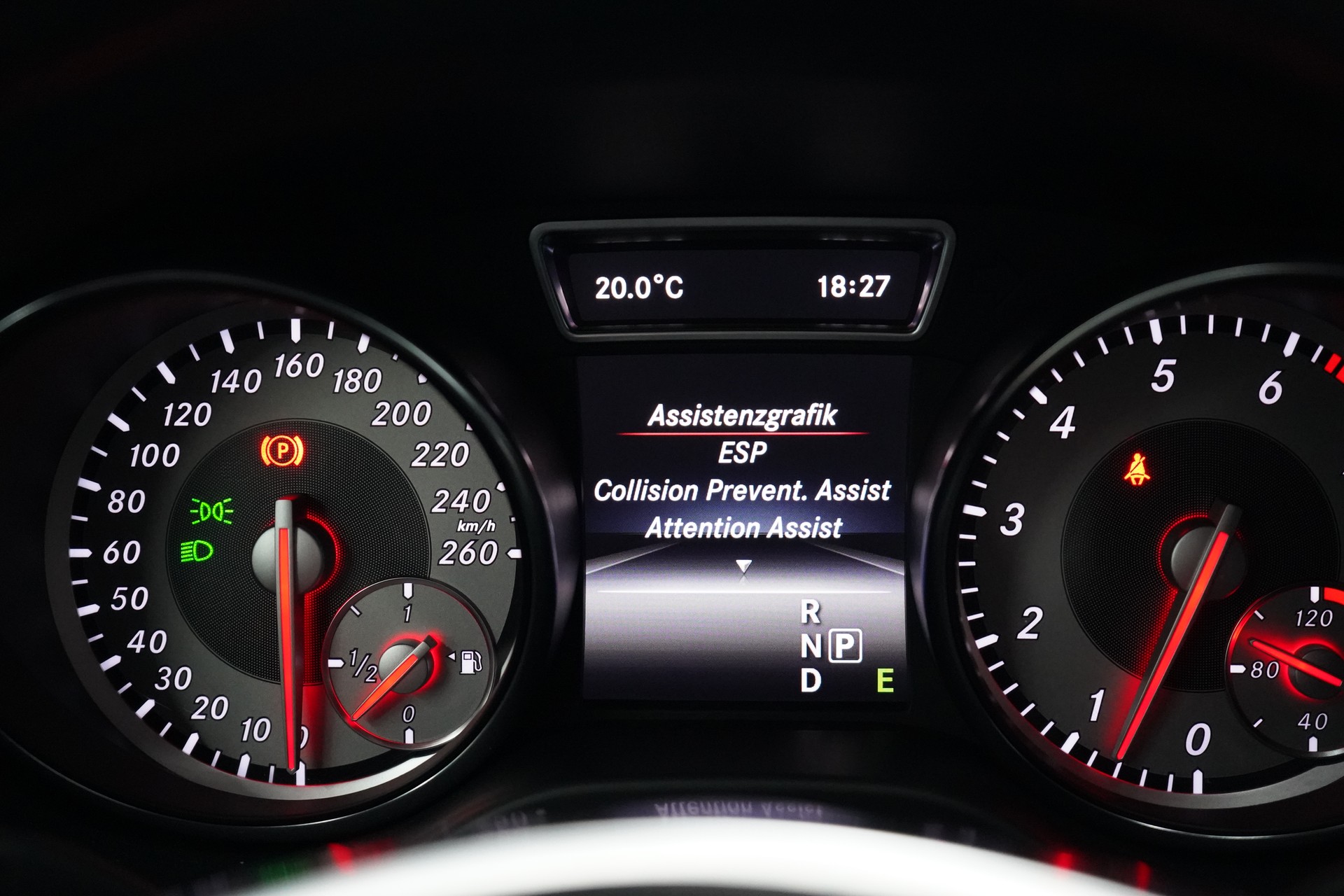 MERCEDES-BENZ GLA 250 AMG Line 4Matic 7G-DCT-image-14
