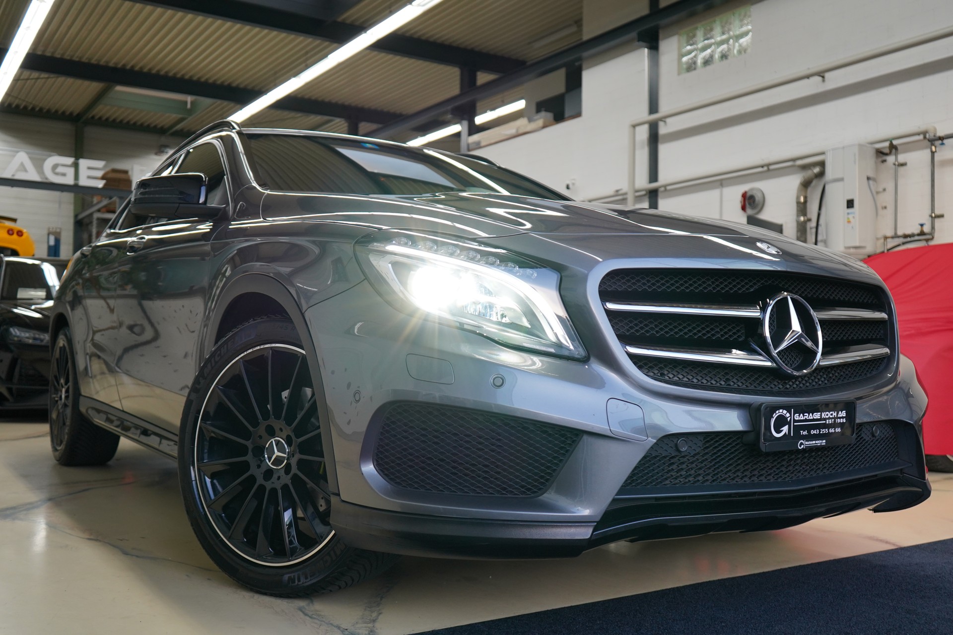 MERCEDES-BENZ GLA 250 AMG Line 4Matic 7G-DCT-image-9