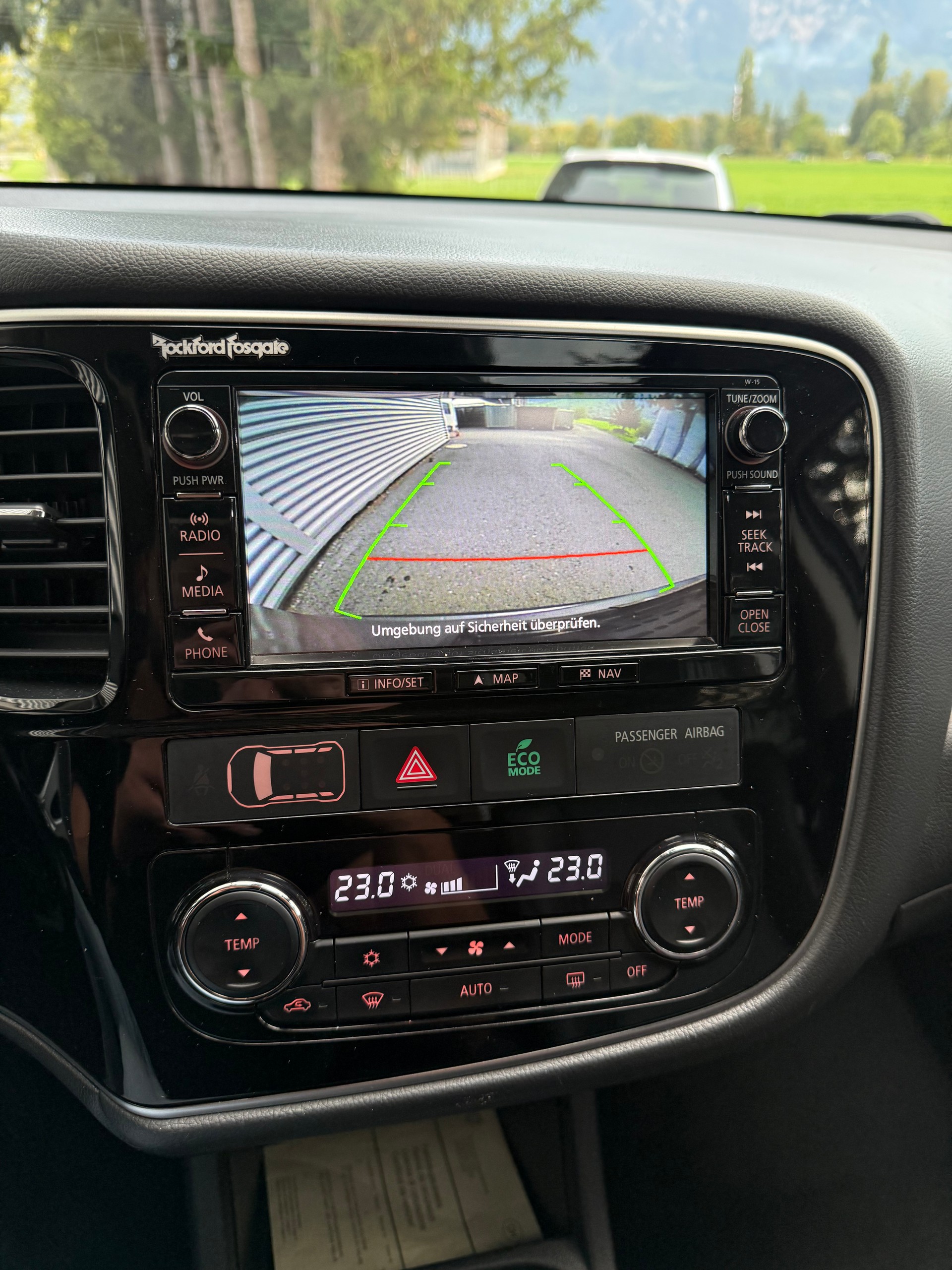 MITSUBISHI Outlander 2.2 DID Diamond 4WD Automatic-image-11