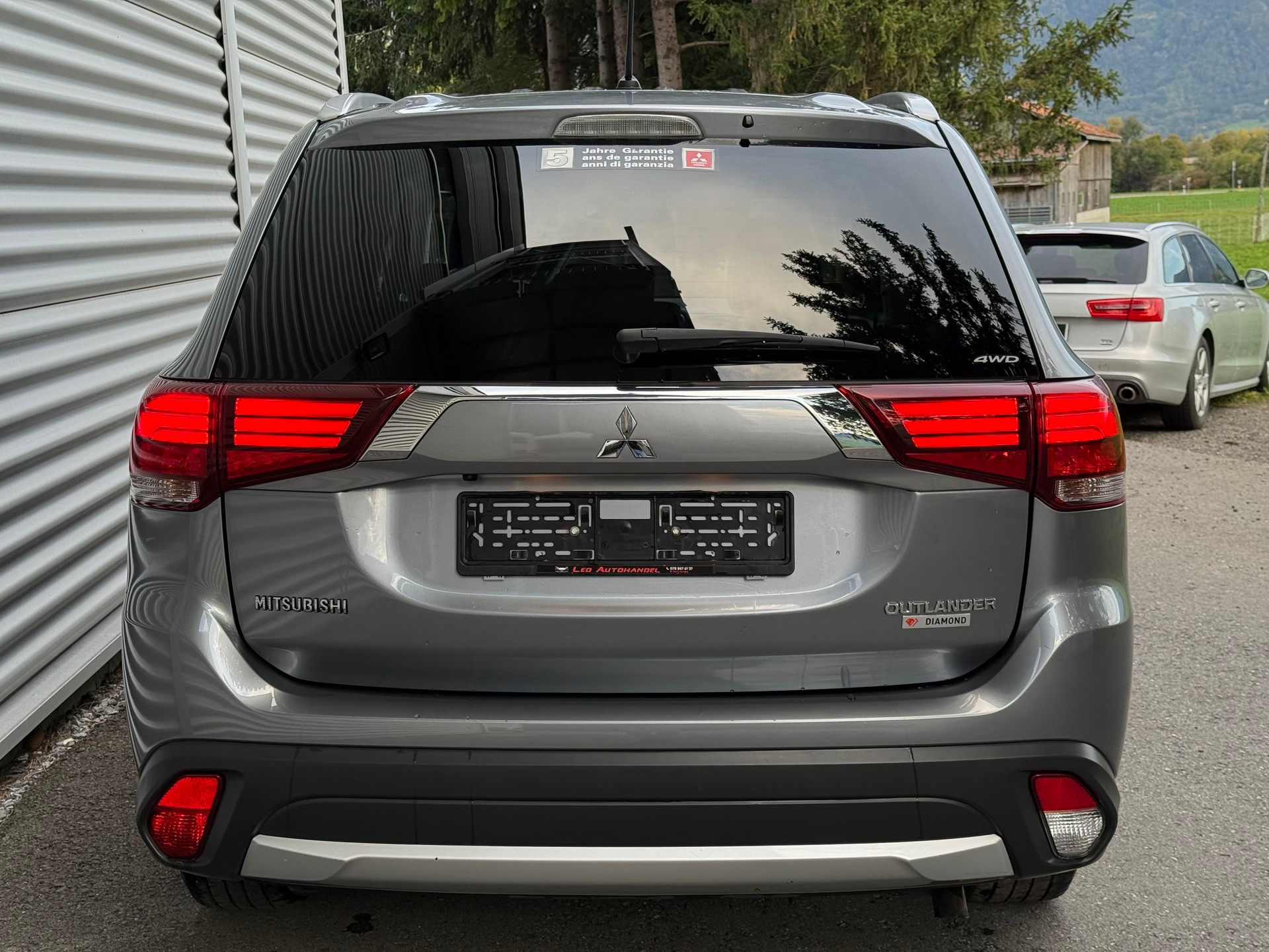 MITSUBISHI Outlander 2.2 DID Diamond 4WD Automatic-image-7