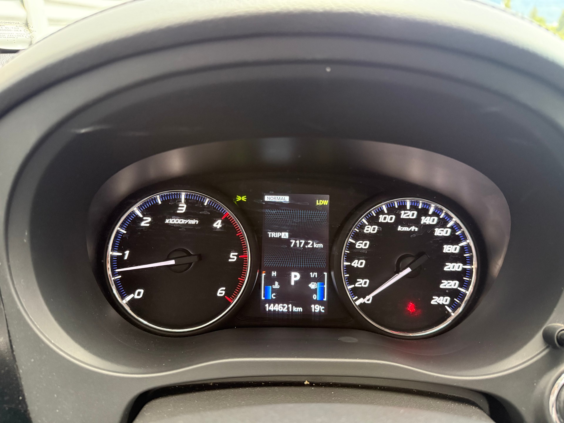 MITSUBISHI Outlander 2.2 DID Diamond 4WD Automatic-image-12