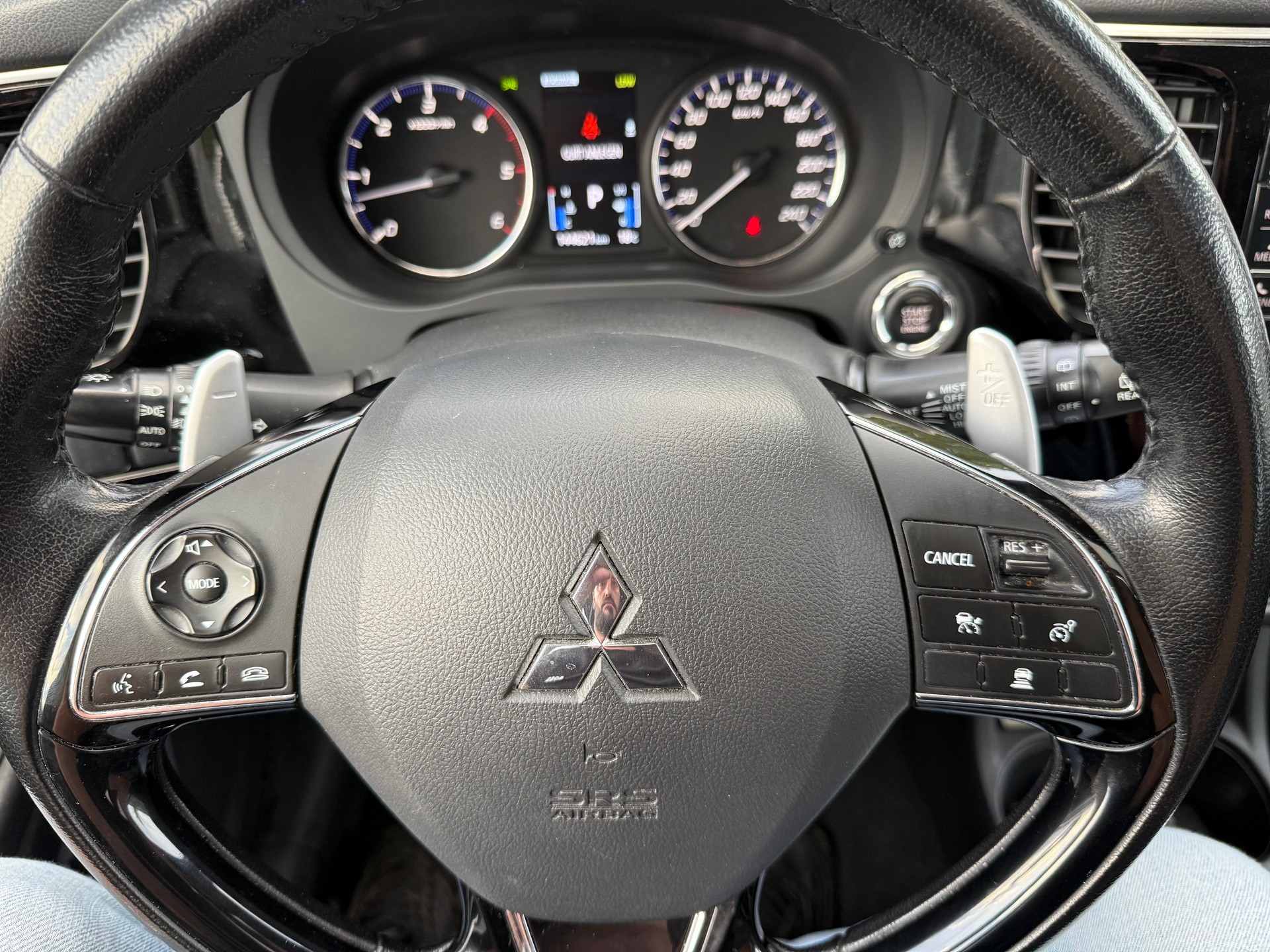 MITSUBISHI Outlander 2.2 DID Diamond 4WD Automatic-image-15