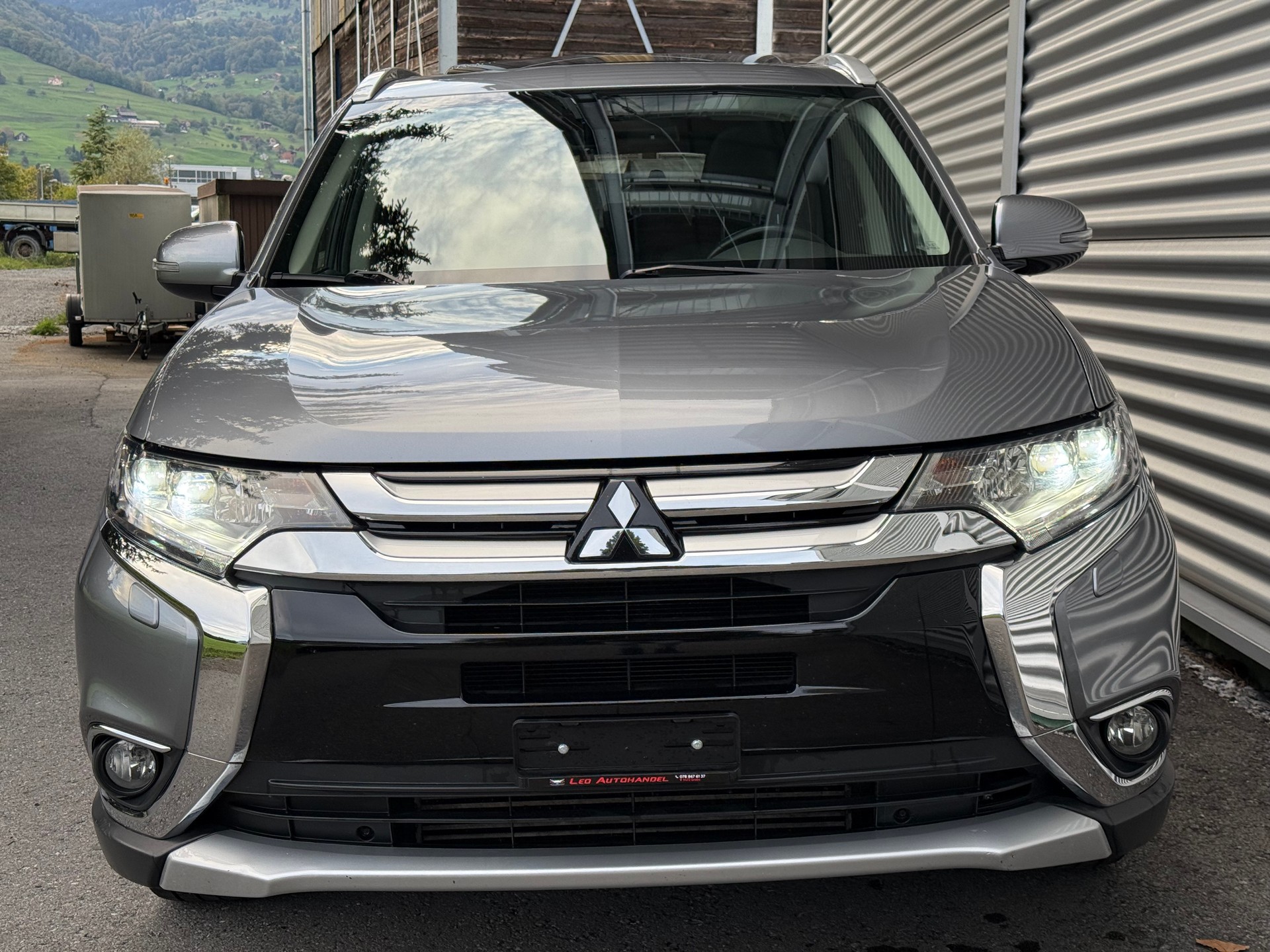 MITSUBISHI Outlander 2.2 DID Diamond 4WD Automatic-image-4